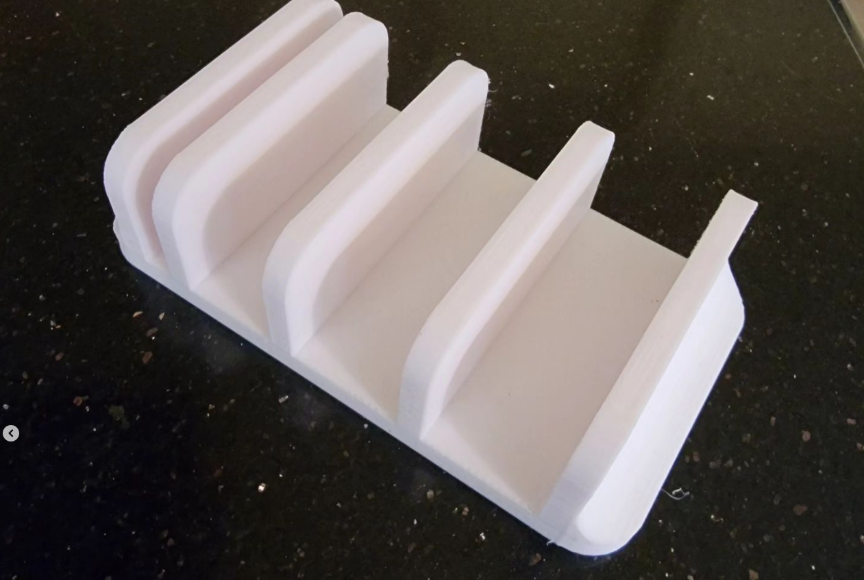 Vertical Laptop/Phone Stand Parametric Per Slot