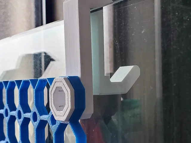 Multiboard shower hook for 10mm glass