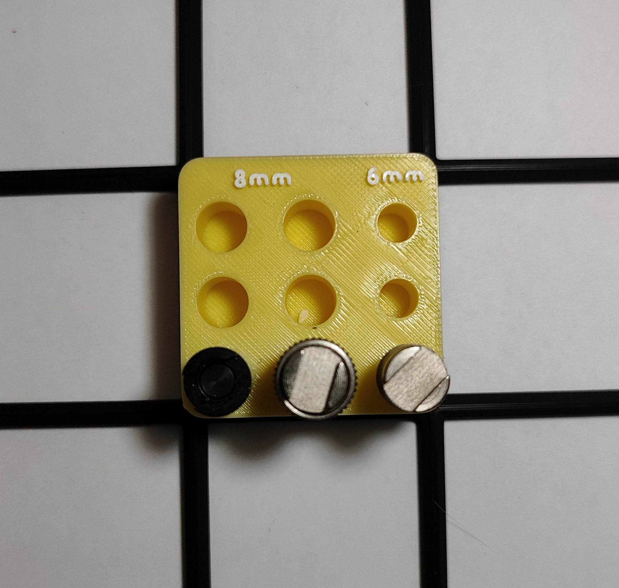 Gridfinity holder for 6mm and 8mm shanks (for dial indicator mounting pins)