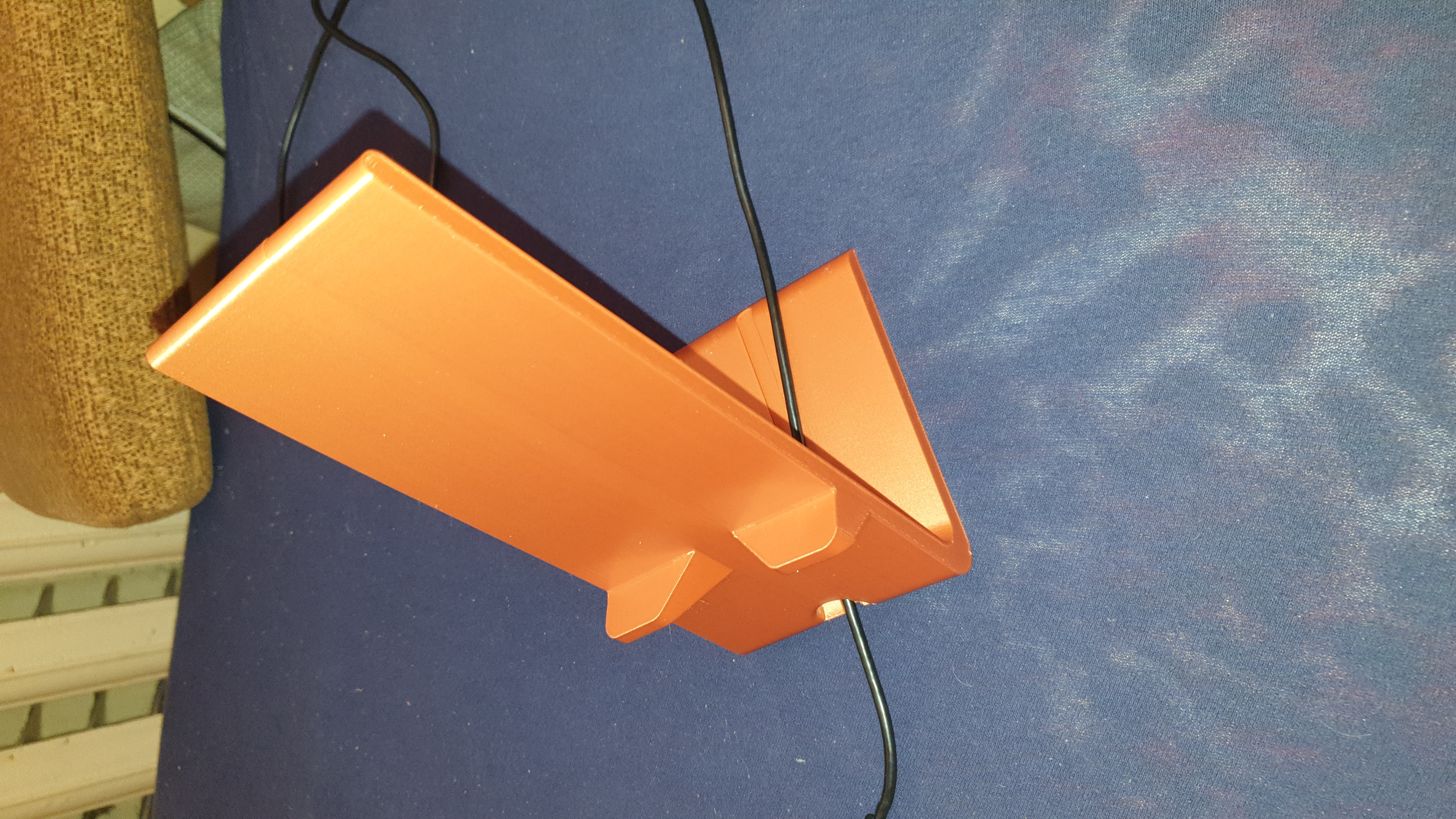 Phone / tablet stand