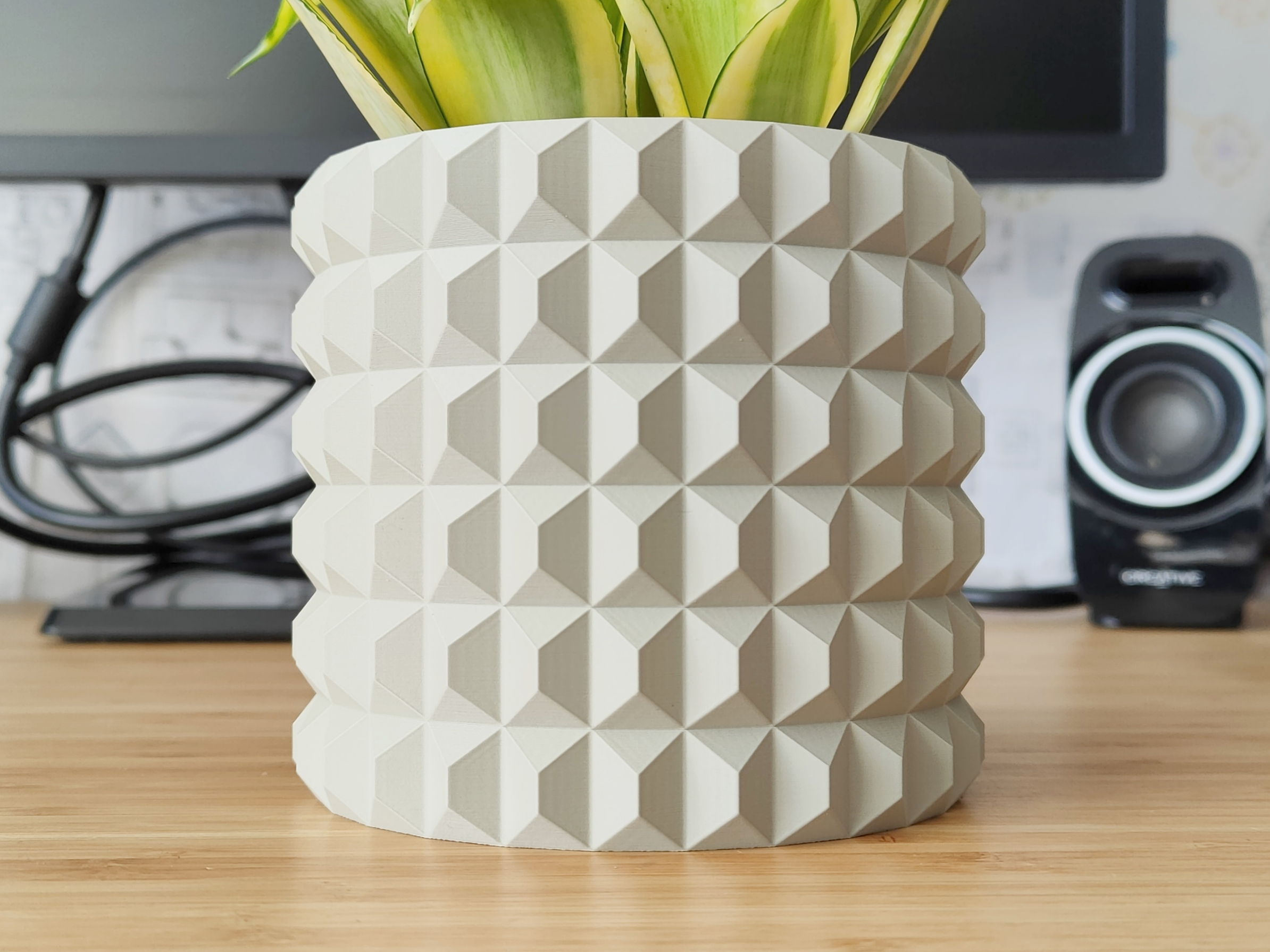 Art Deco Style Plant pot and Planter - Vase mode design