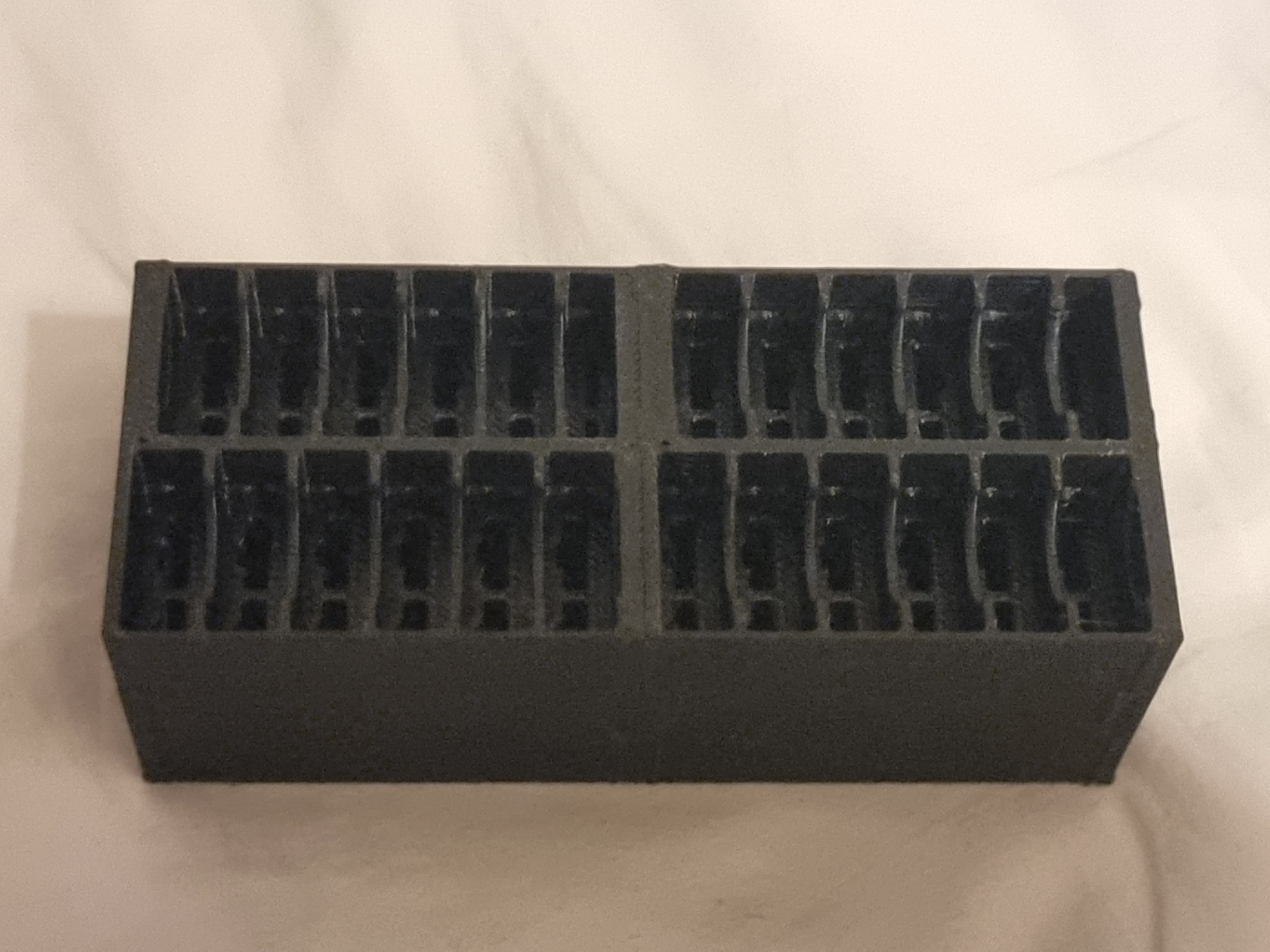 24 car fuses holder