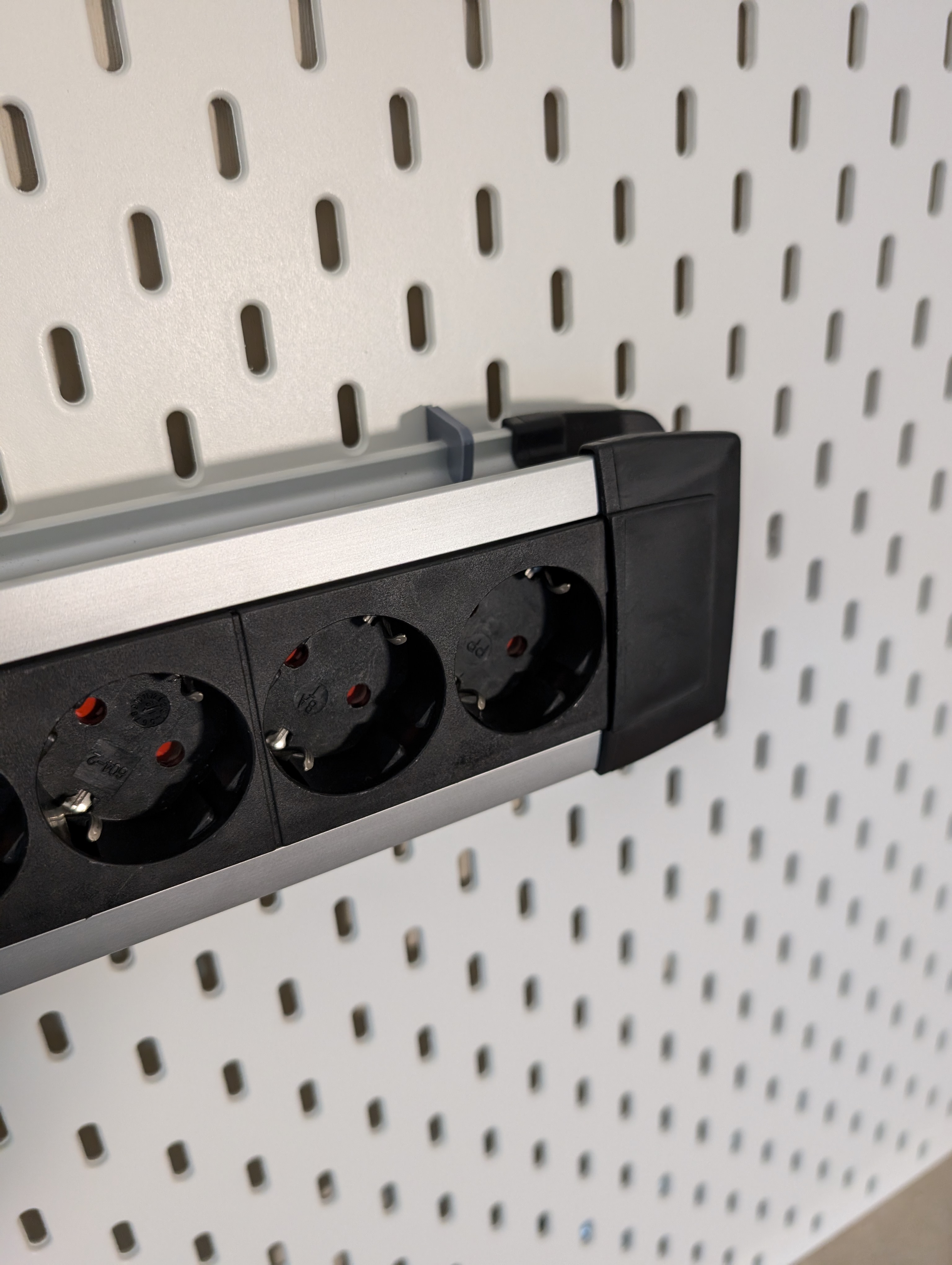 IKEA Skadis mount for Brennenstuhl Premium extension lead