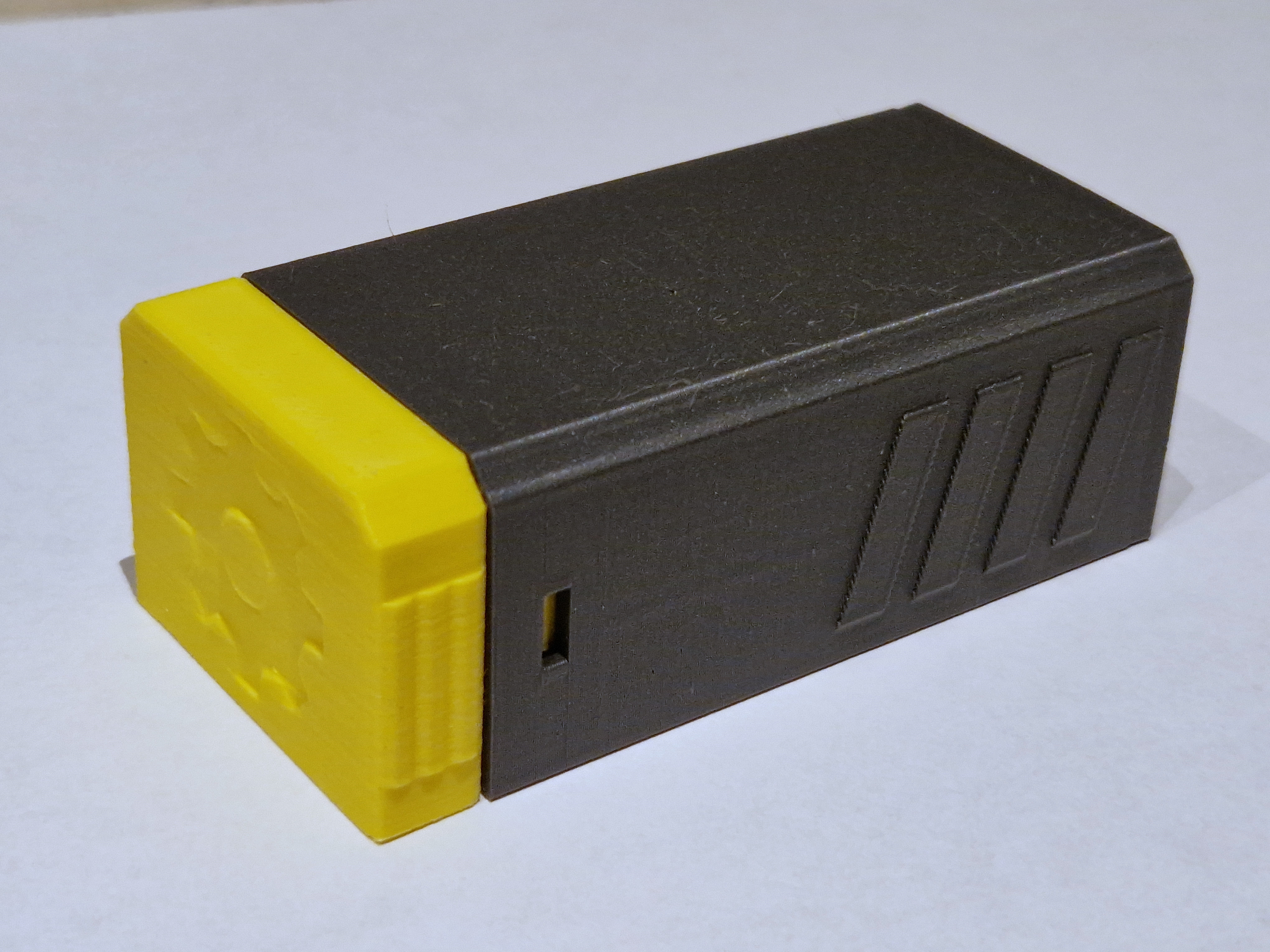 Miniatura 2 do modelo 3D Mini box with lockable click closure