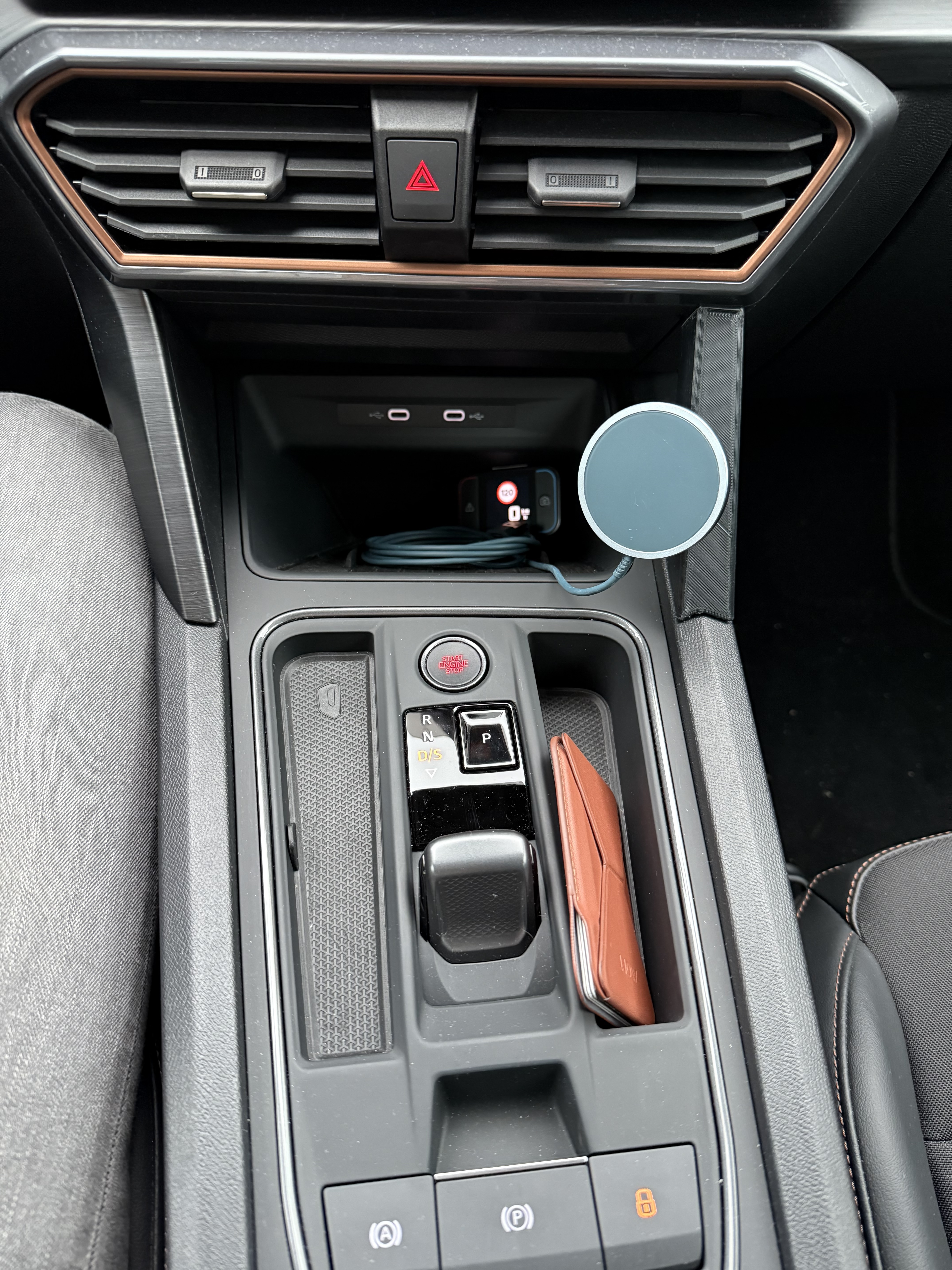 Cupra/Seat Leon IV MK4 Phone Mount
