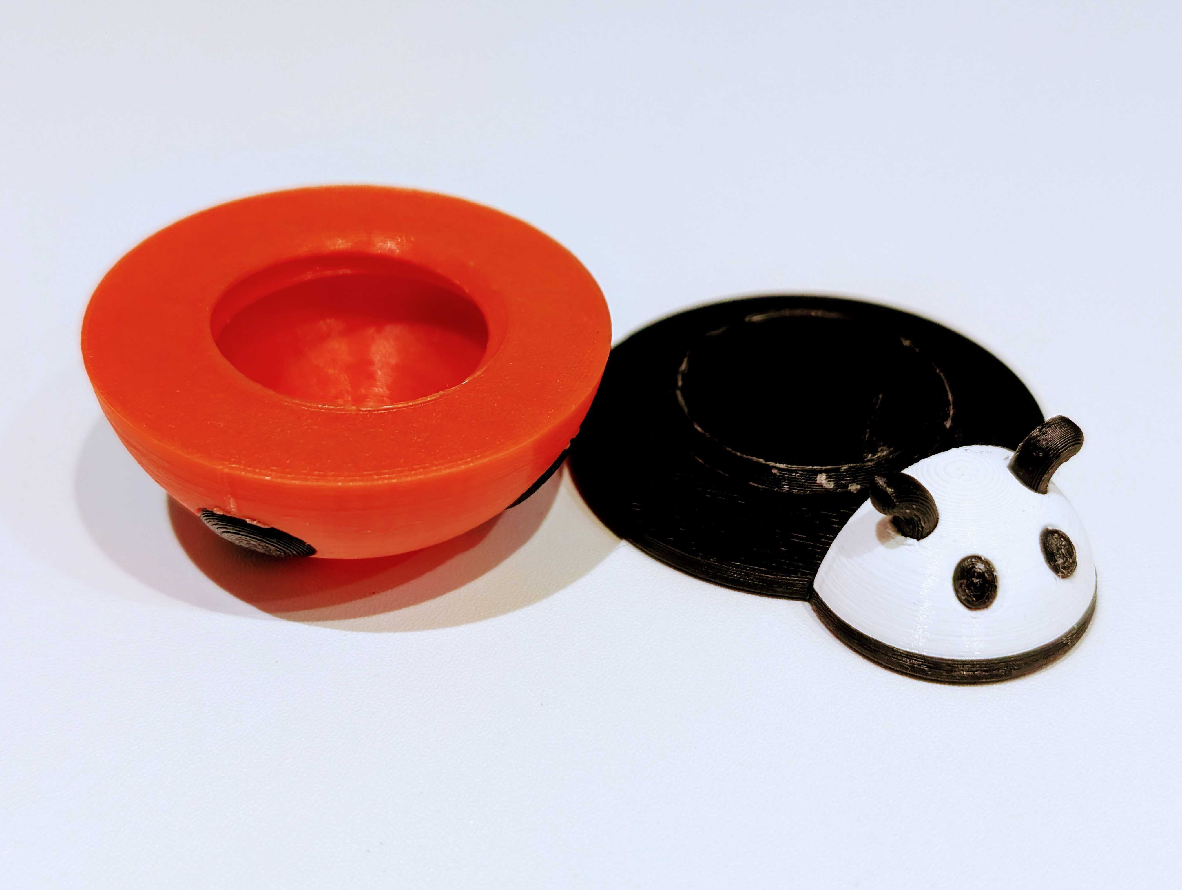 Ladybug figurine toy — miniatura 4