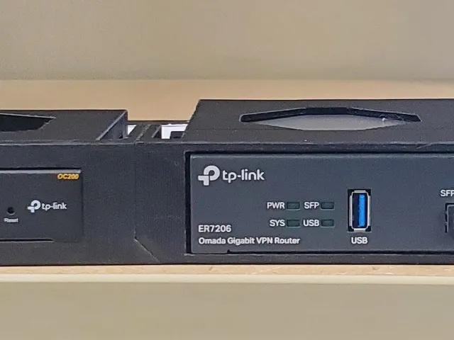 TP-link Er7206 router & oc200 controller 1u rack mount