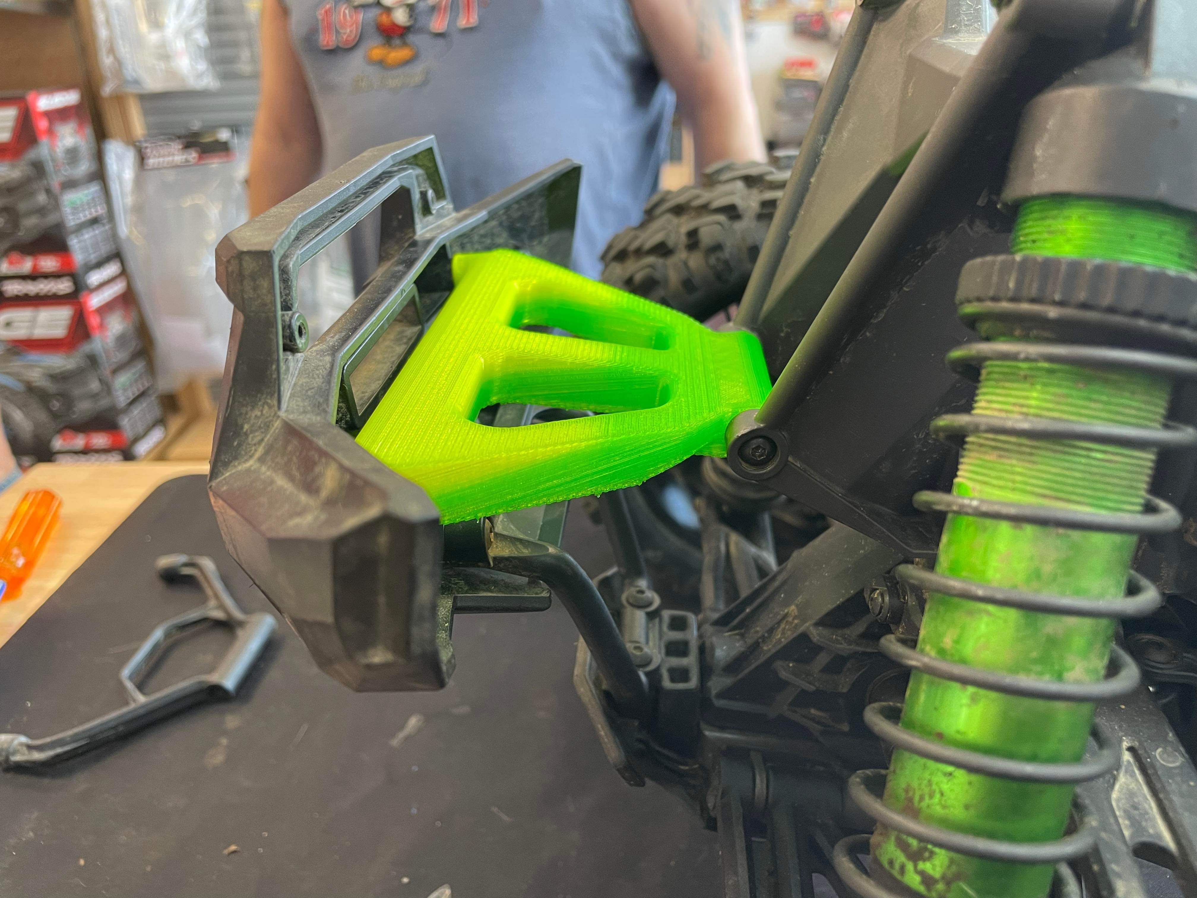 XMaxx Front Bumper Support by Cabbypat Download free STL model