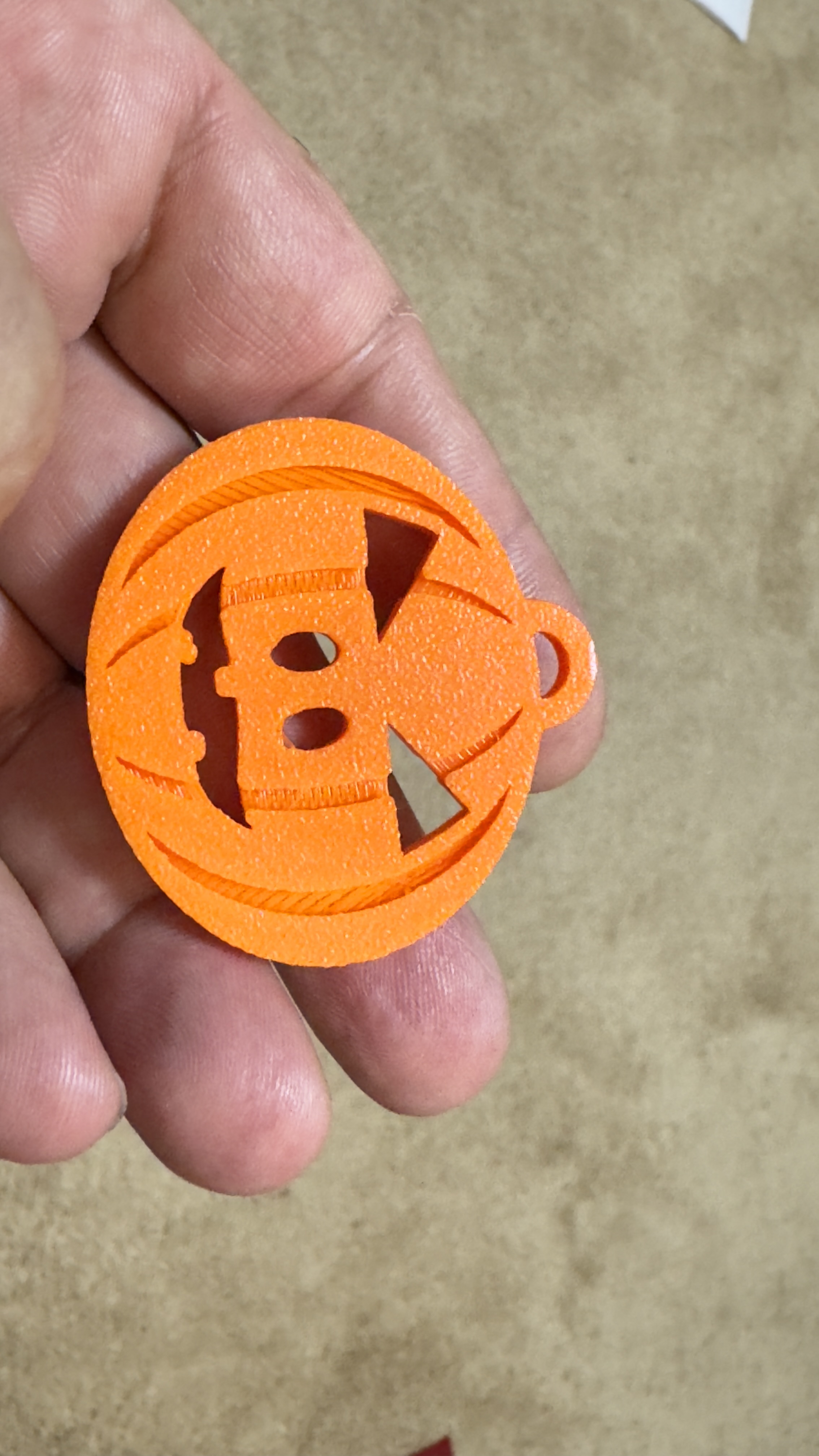Miniatura 2 do modelo 3D HELL0WEEN PUMPKIN KEYCHAIN (TWO SIDE)