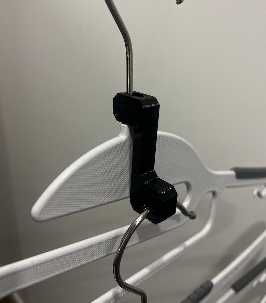 Hanger to clothes hanger