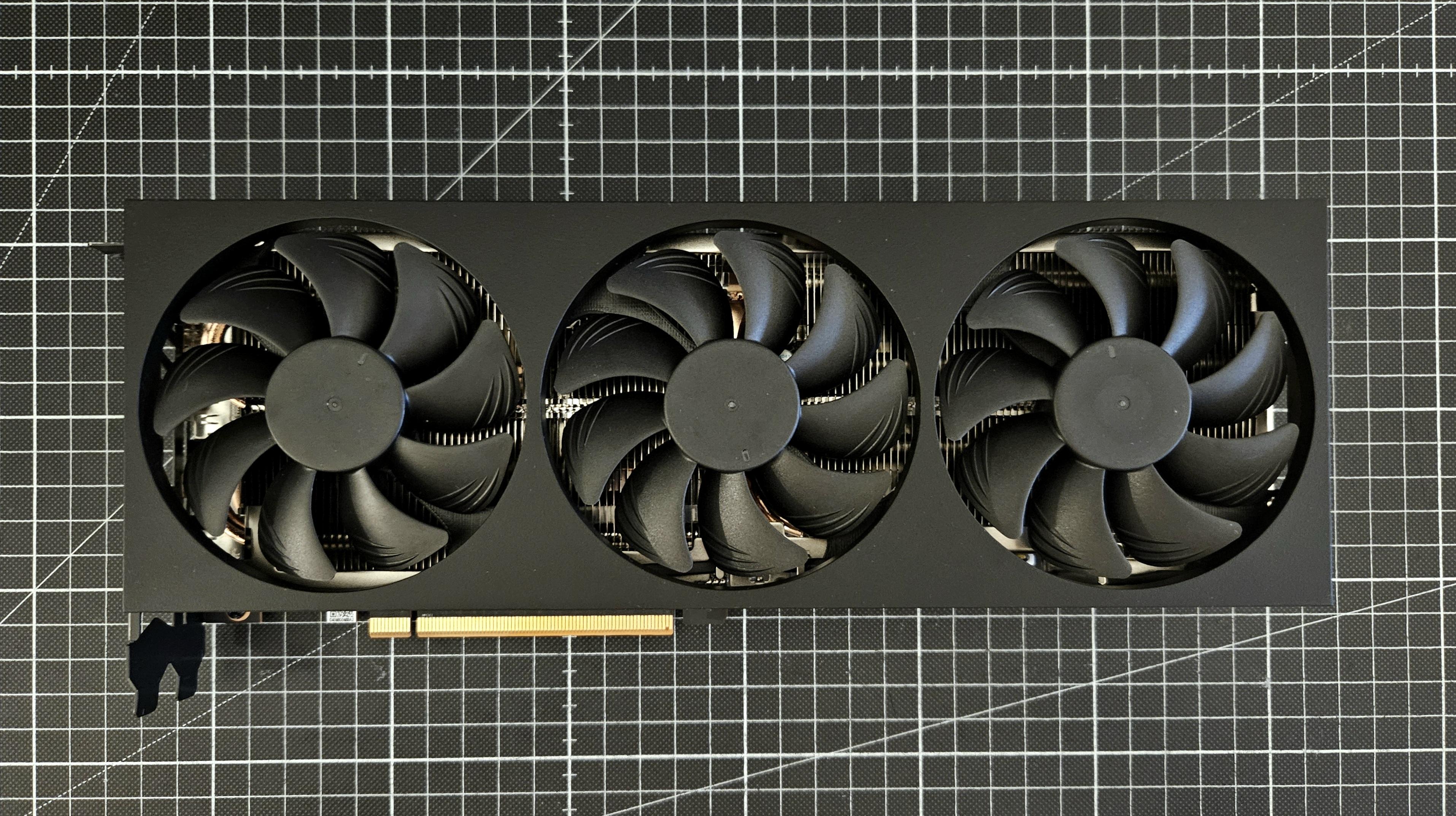 PowerColor 7800 XT Fighter NF-A9x14 fan mount