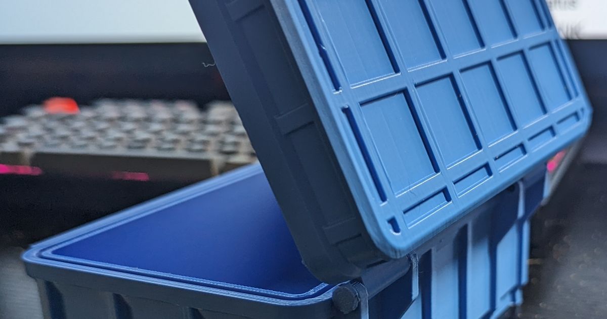 Detailed rugged look box w/ hinged lid by Cameron Download free STL