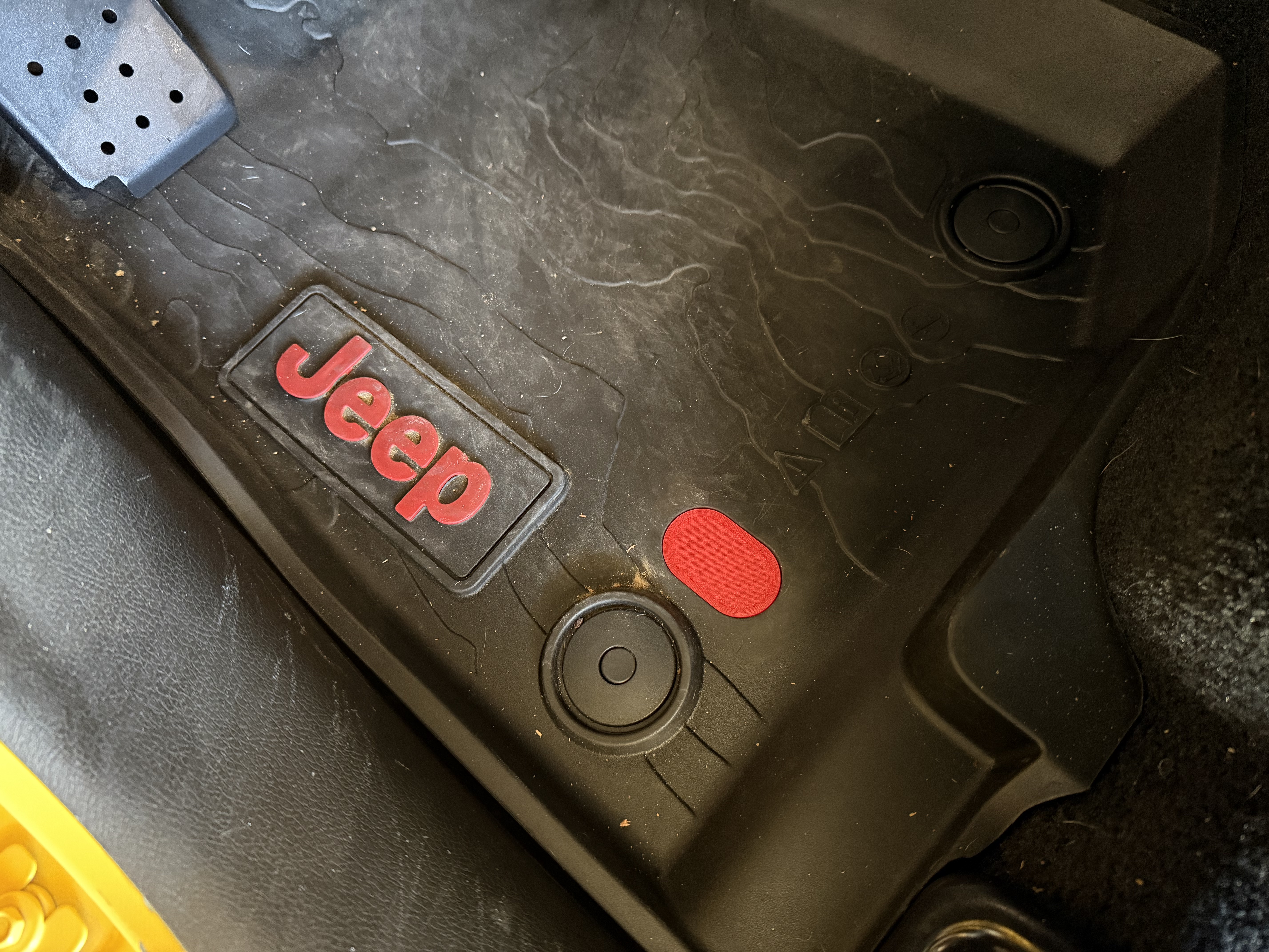 Jeep JL Floor Mat Plug