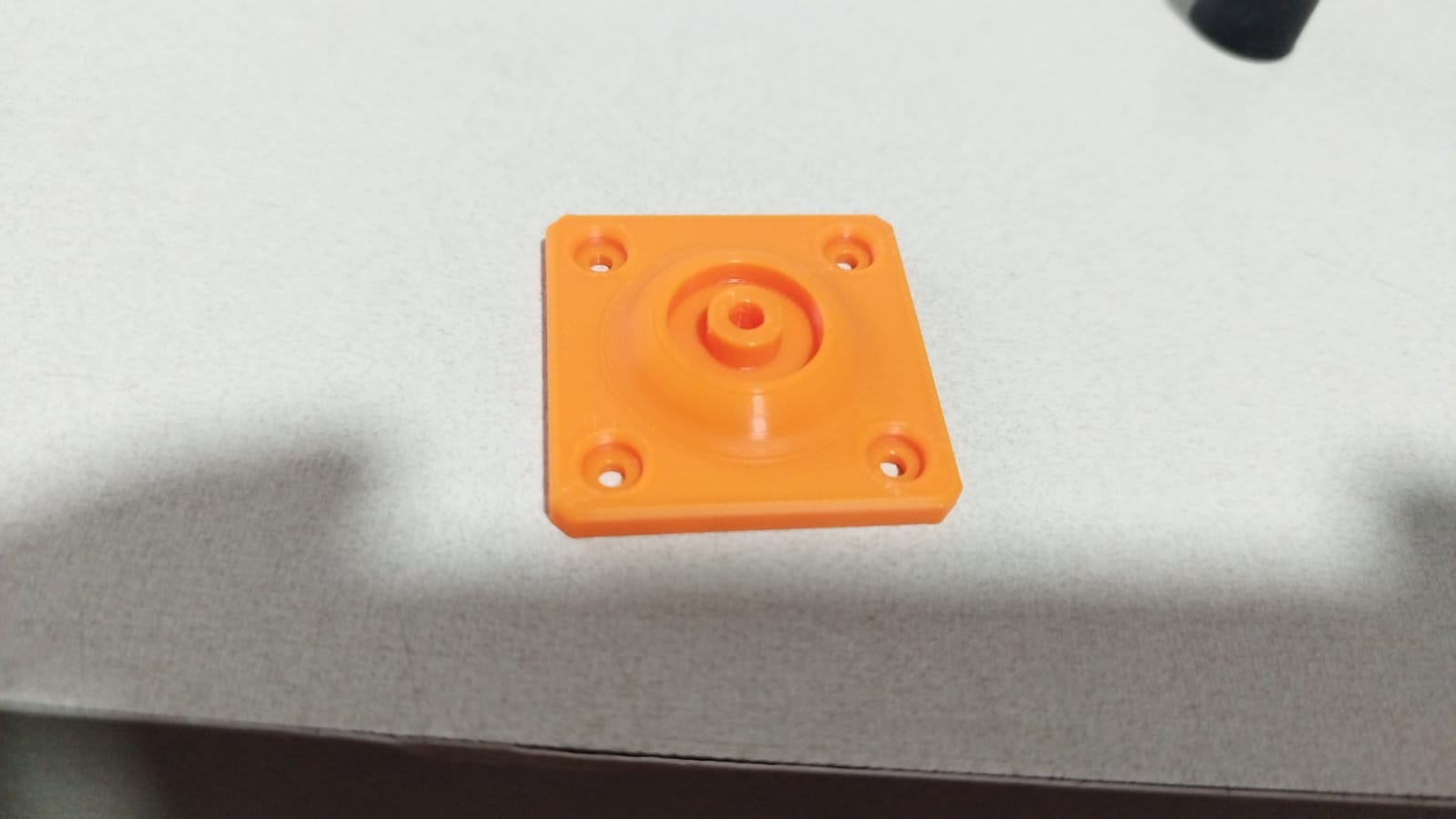 K1 Rigid bed mount with and without center pin