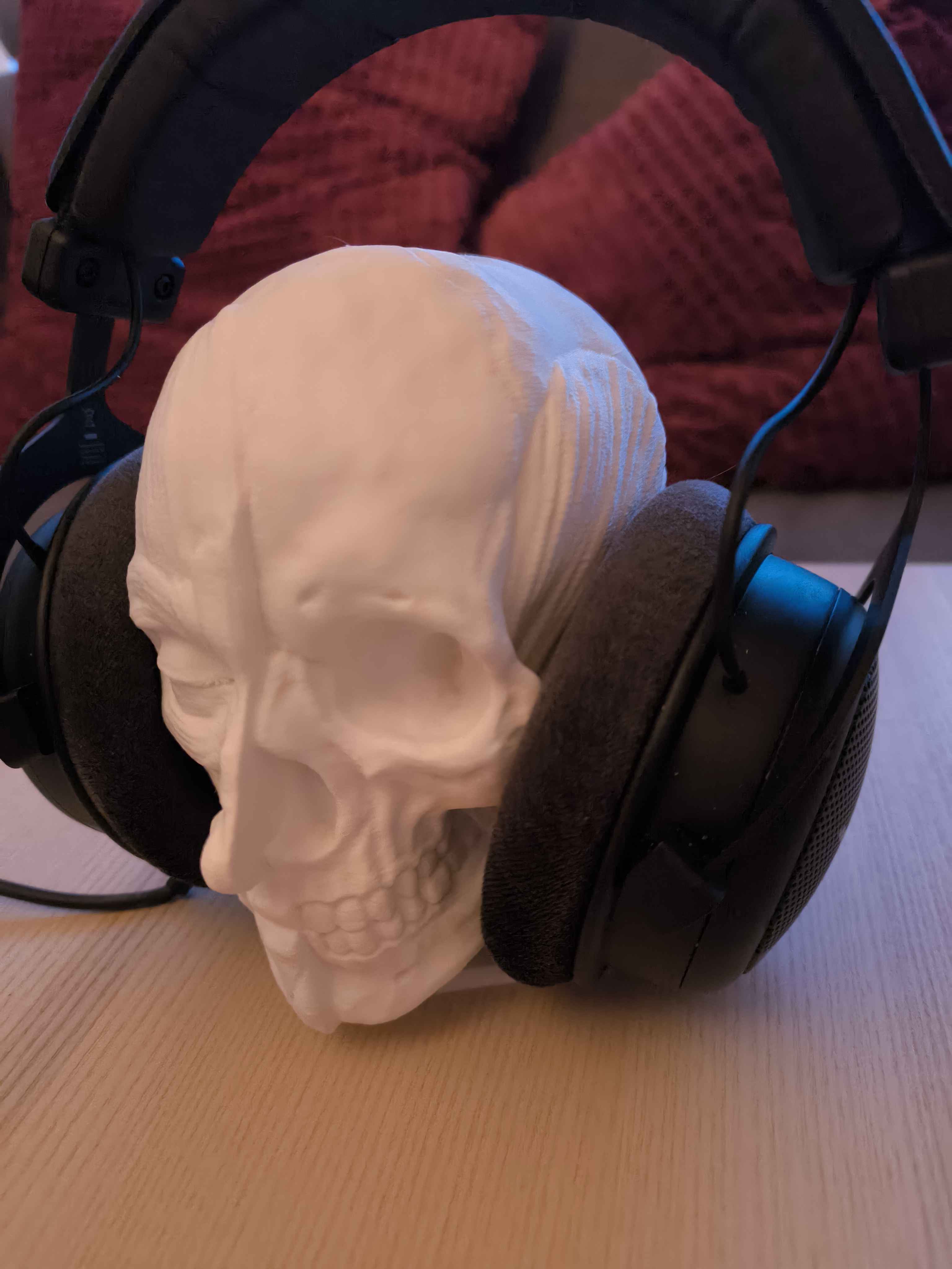 2-Face-Skull Headphone Stand