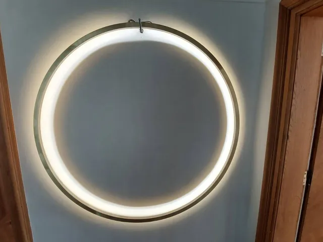 Holder for round light