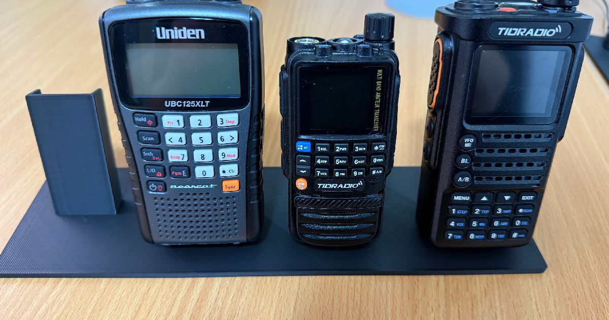 Stand for four handheld scanner or twoway radio devices by Ememell