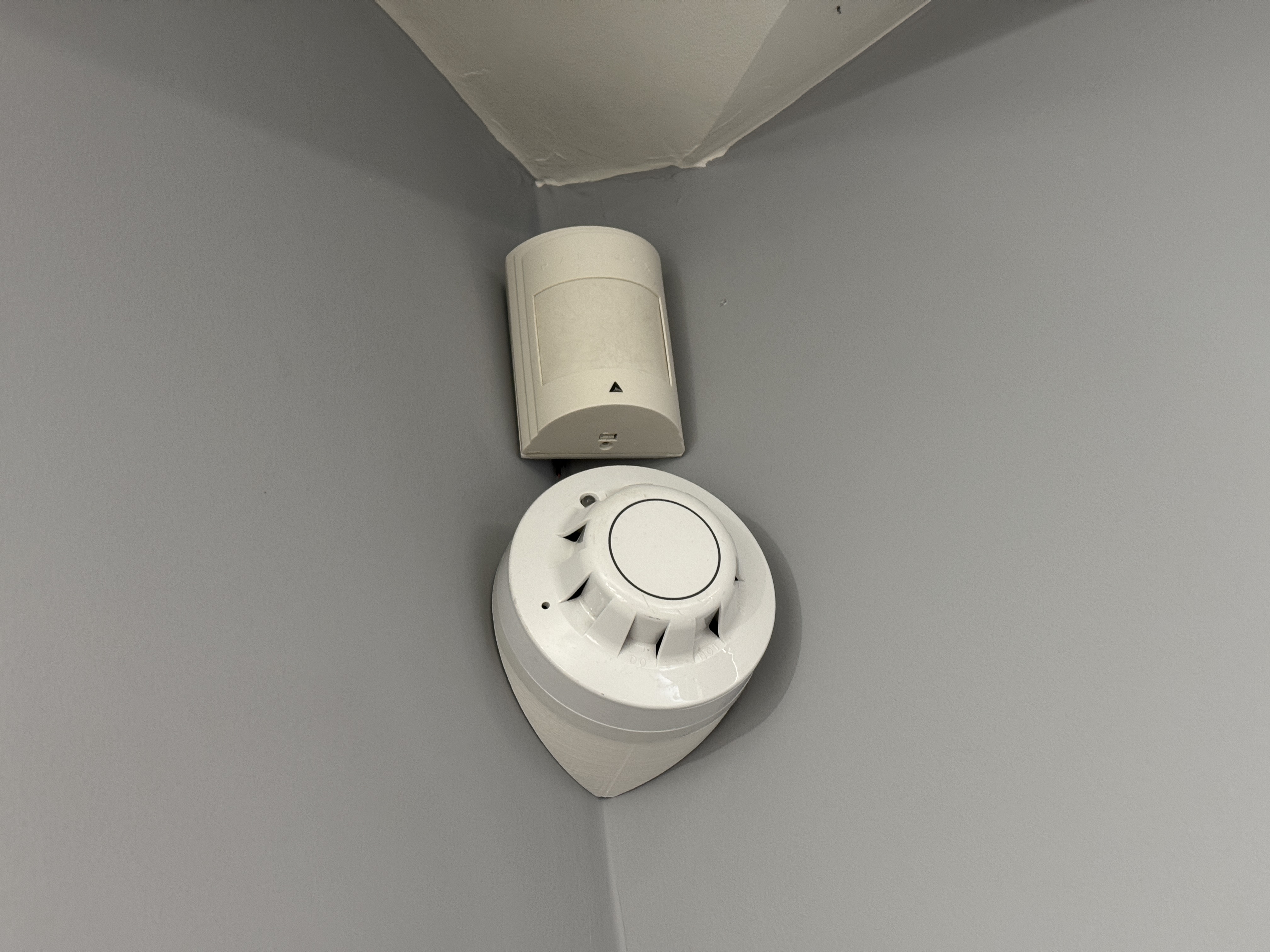 Smoke Detector Corner Wall Mount