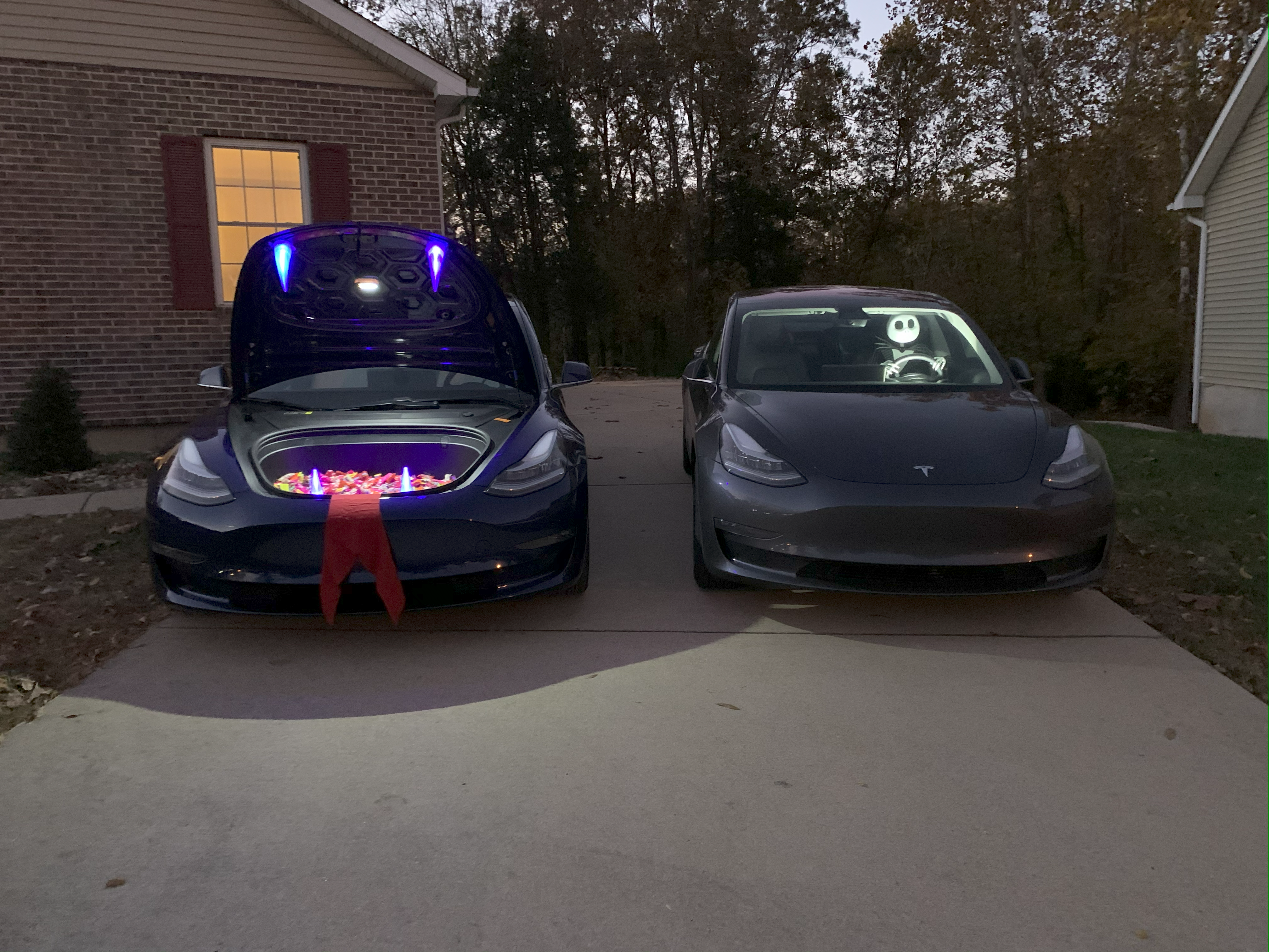 Glowing Car Fangs (Tea light)