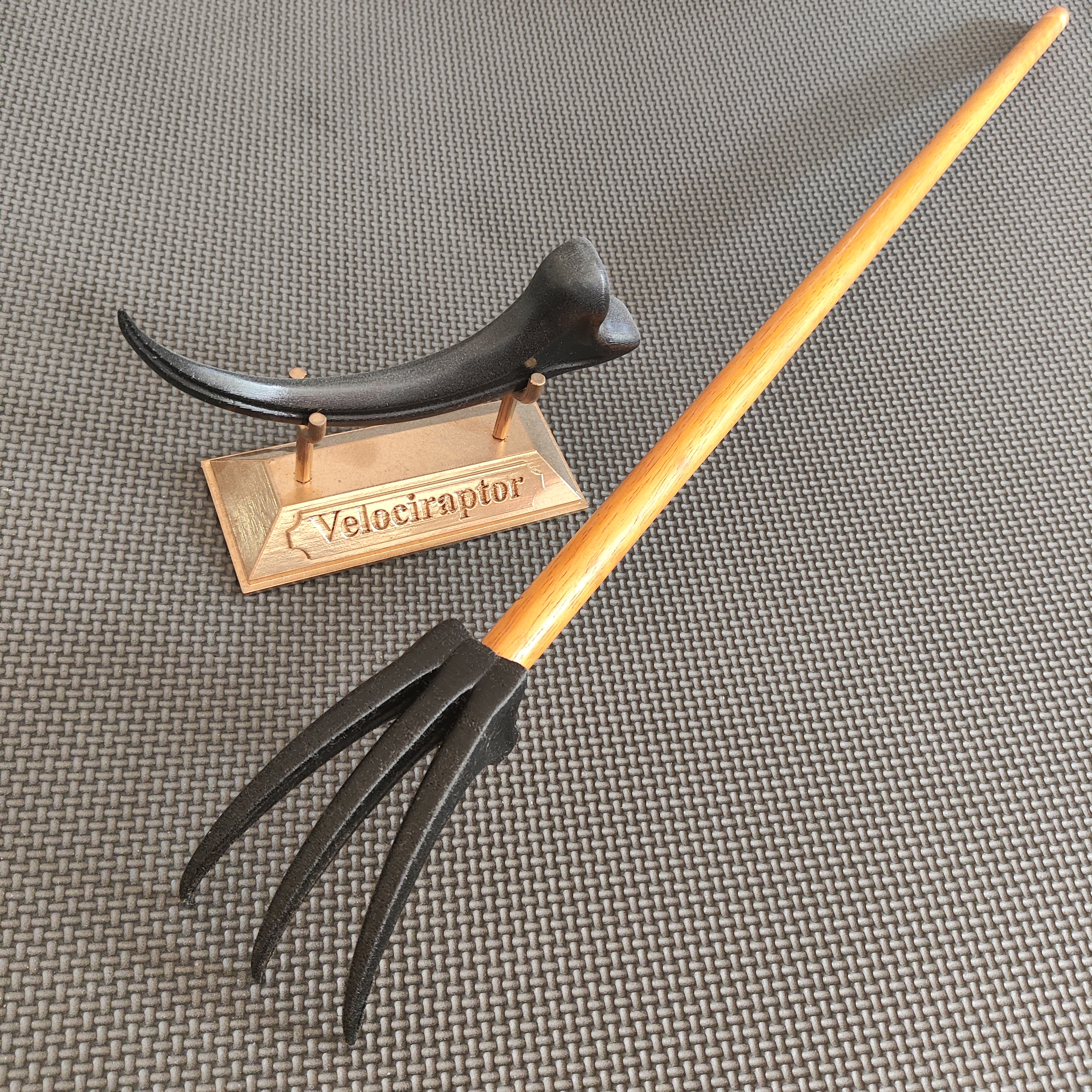 Velociraptor Claws Scratcher