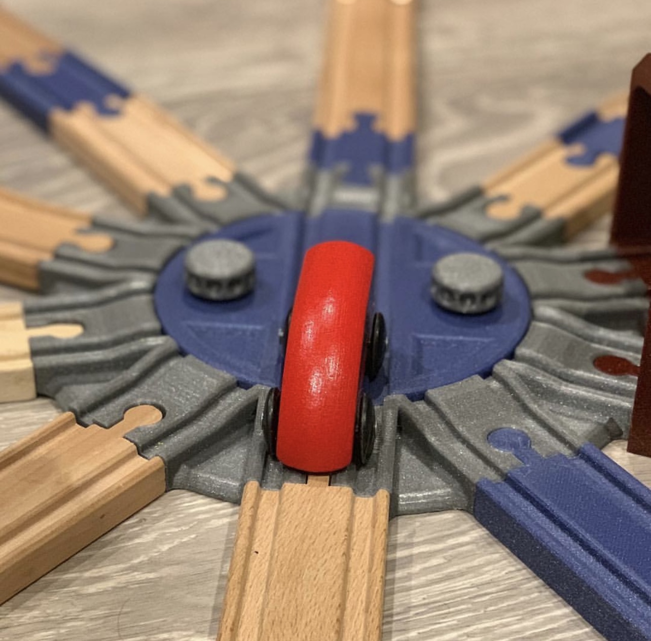 Train Track - Turntables — thumbnail 5