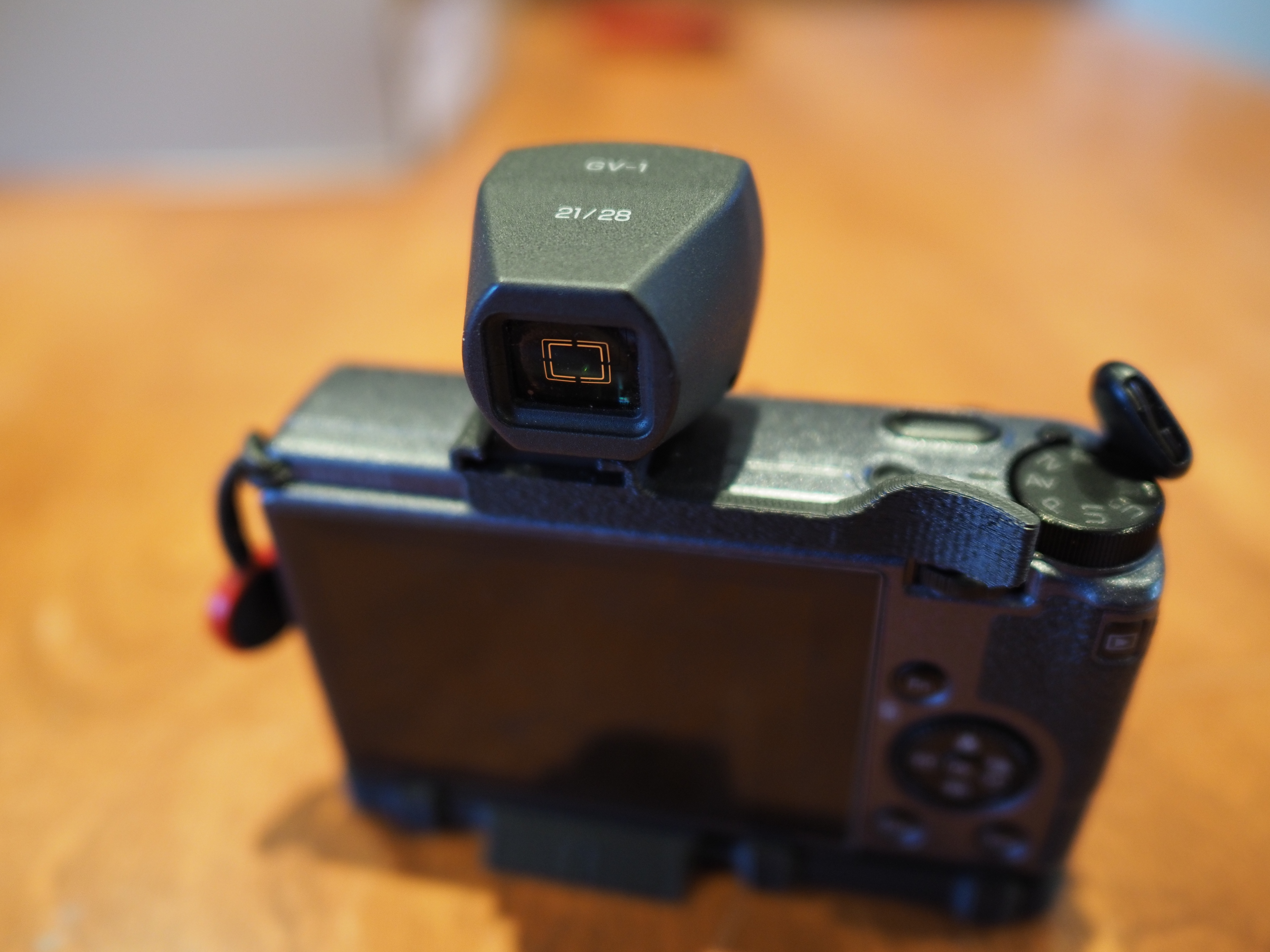 Ricoh GRiii Thumbgrip and Coldshoe