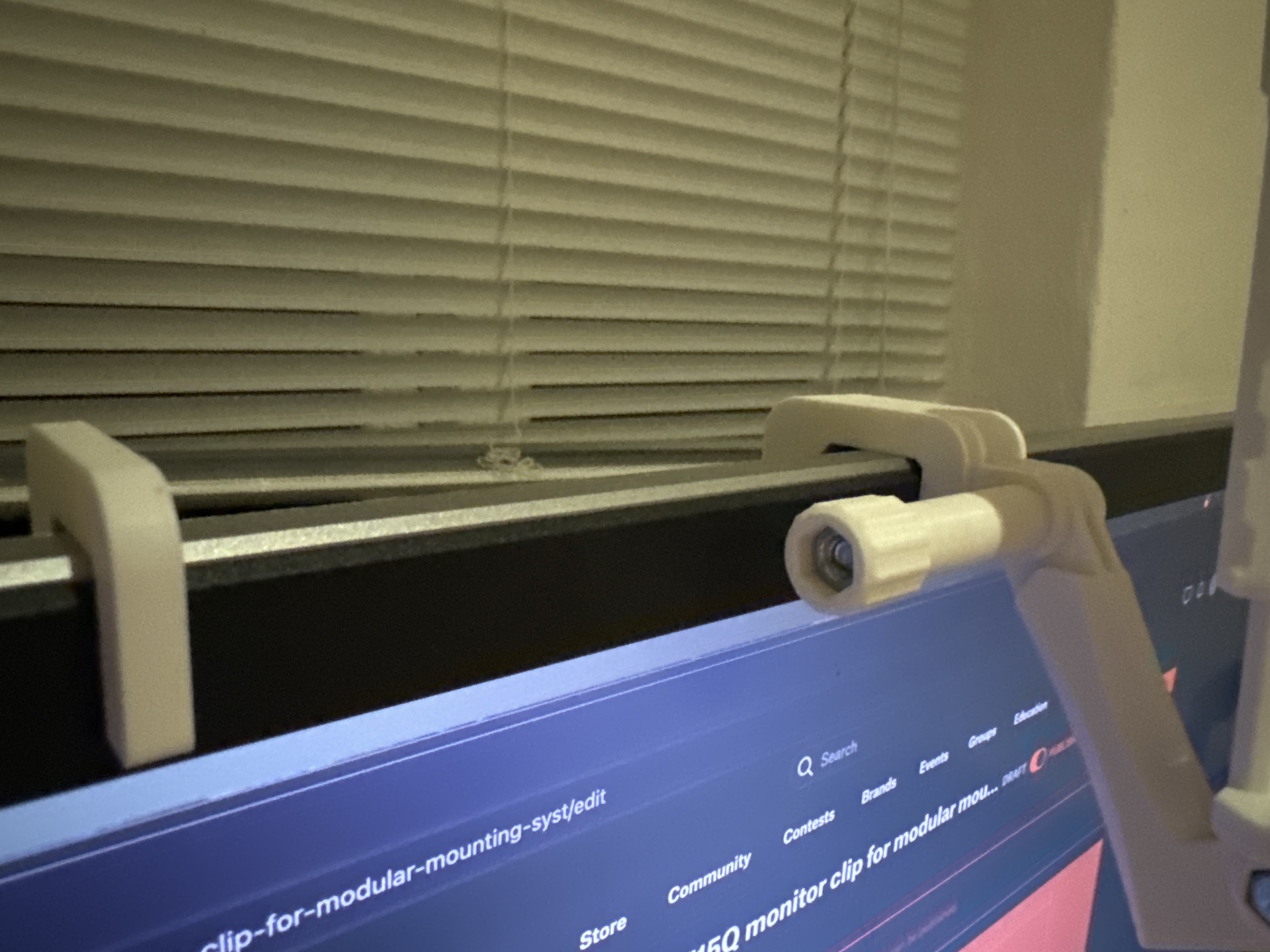 Dell P2715Q monitor clip for modular mounting system by RasmusVind