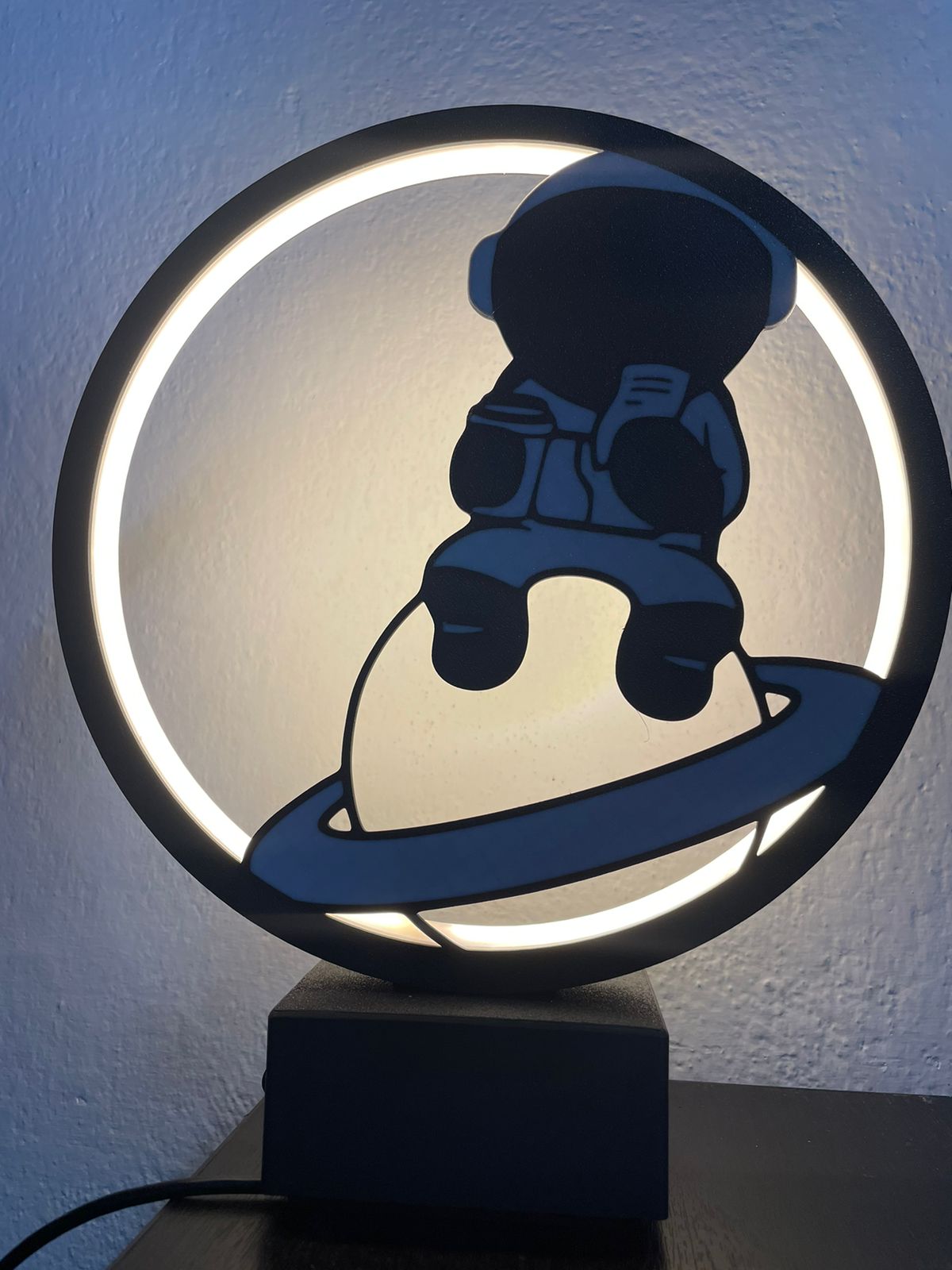RING LAMP ASTRONAUT / LAMPARA CIRCULAR ASTRONAUTA