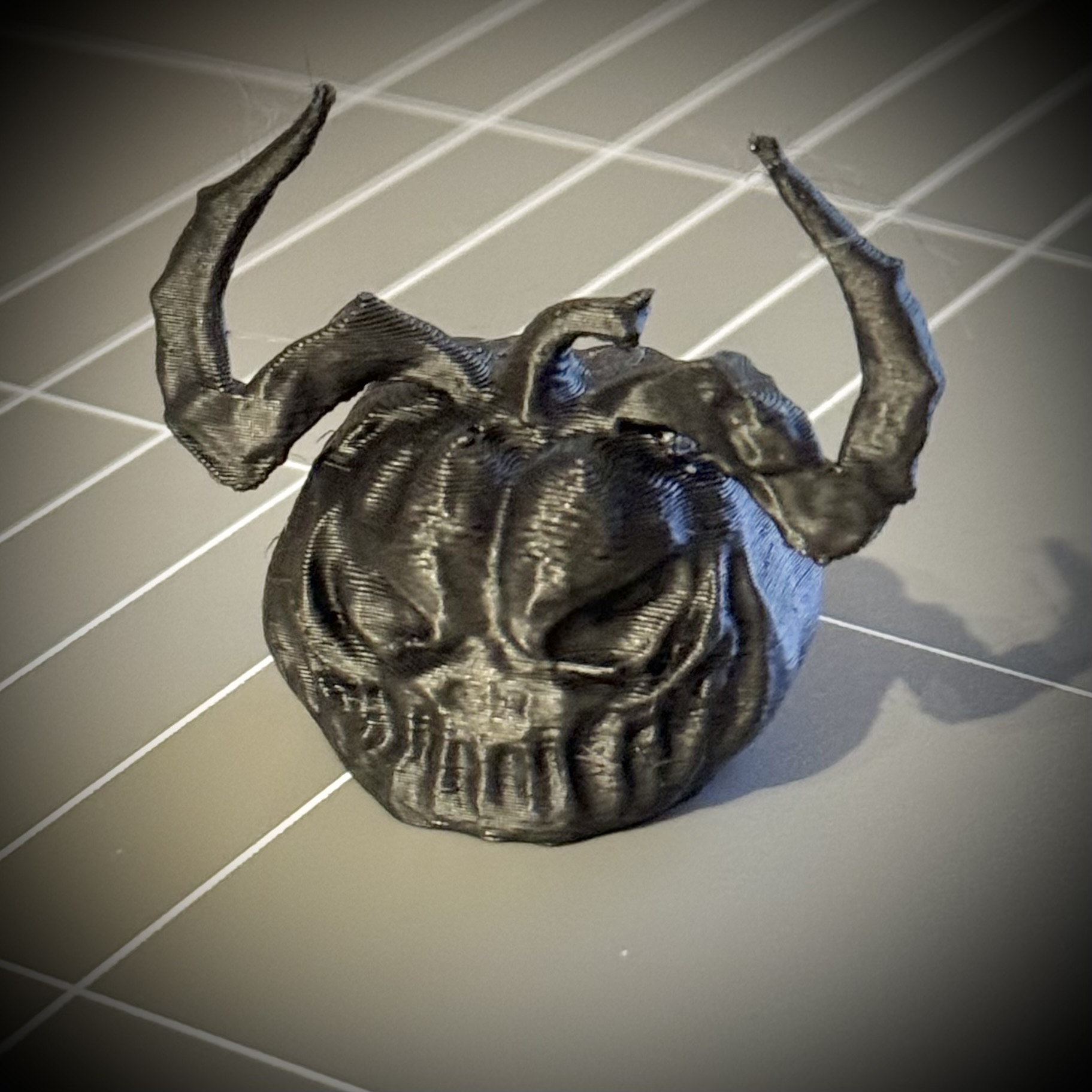 Scary Pumpkin Ornament with Horns by cwlewis11 Download free STL