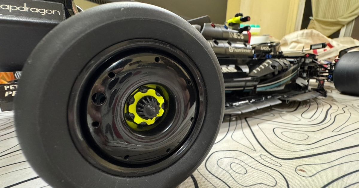 LEGO F1 Mercedes wheel cover by Oayng Download free STL model