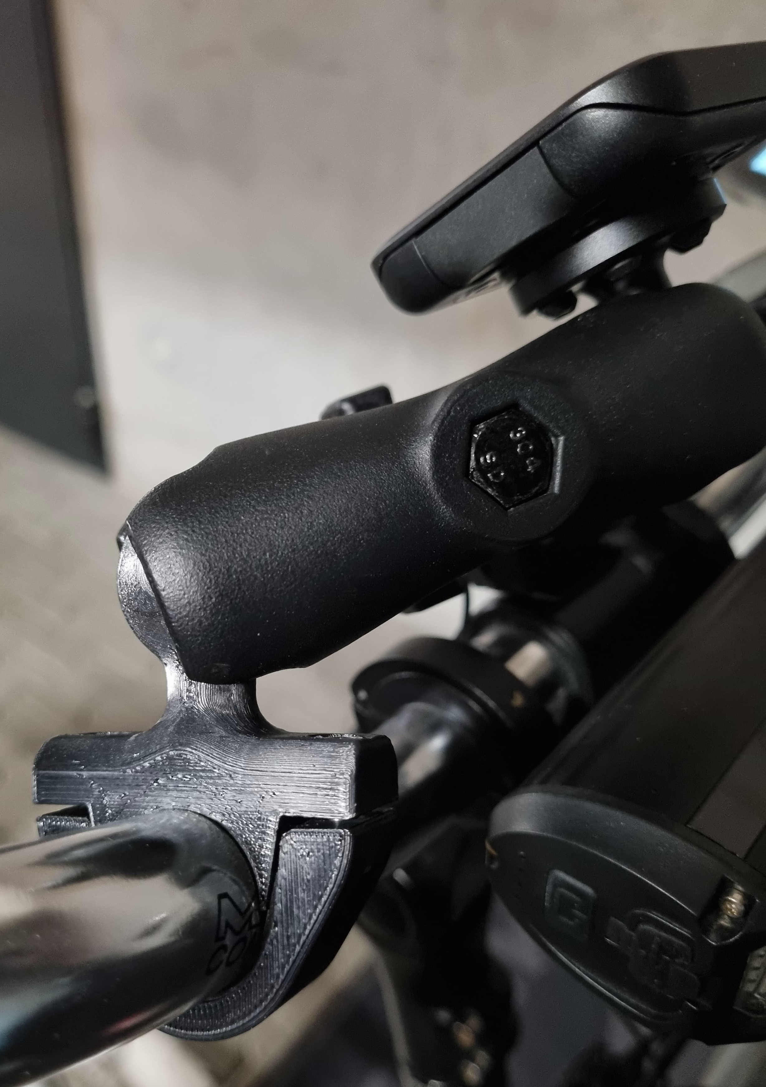 1 inch handlebar ball mount by YouCanCallMeAl Download free STL model