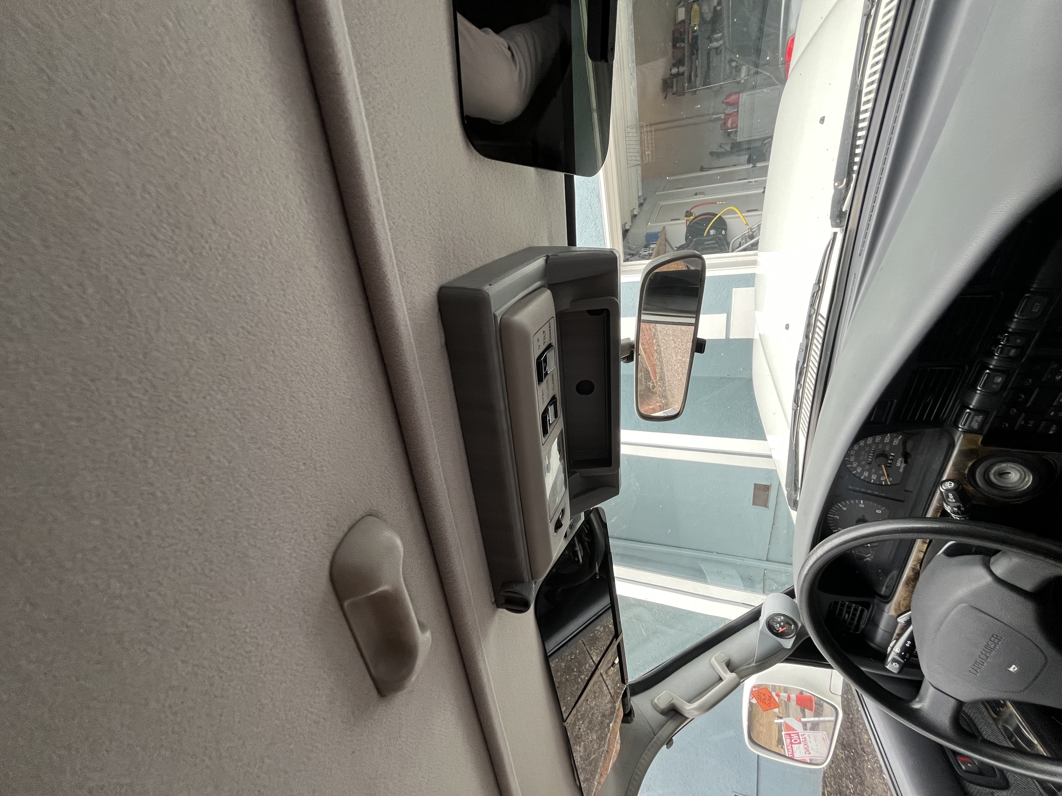 (80 Series) Toyota Land Cruiser Overhead Console by godfatherofpancakes