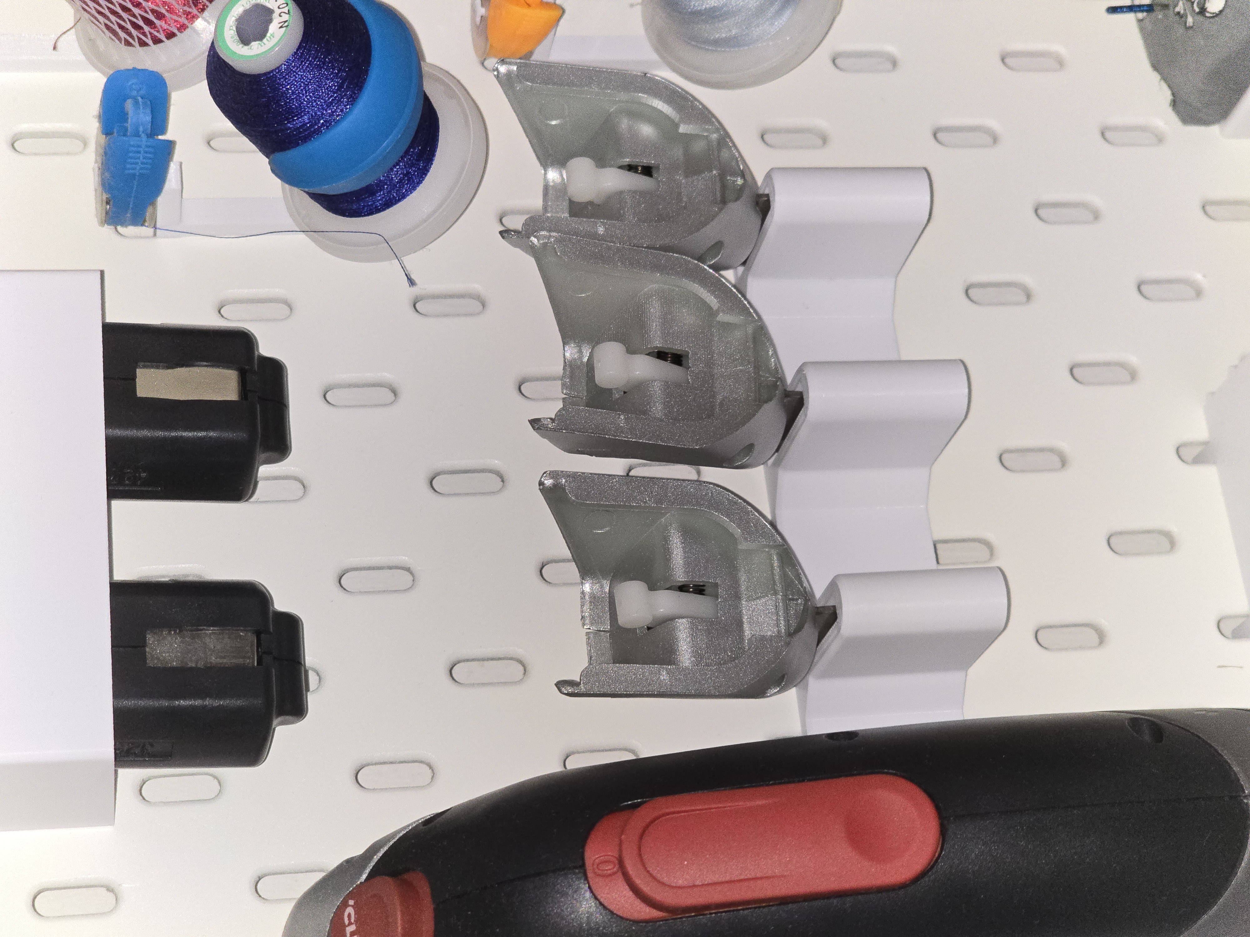Skadis Skil Halter fuer die Schneiden der Akkuschere Multi-Cutter 2900 AJ