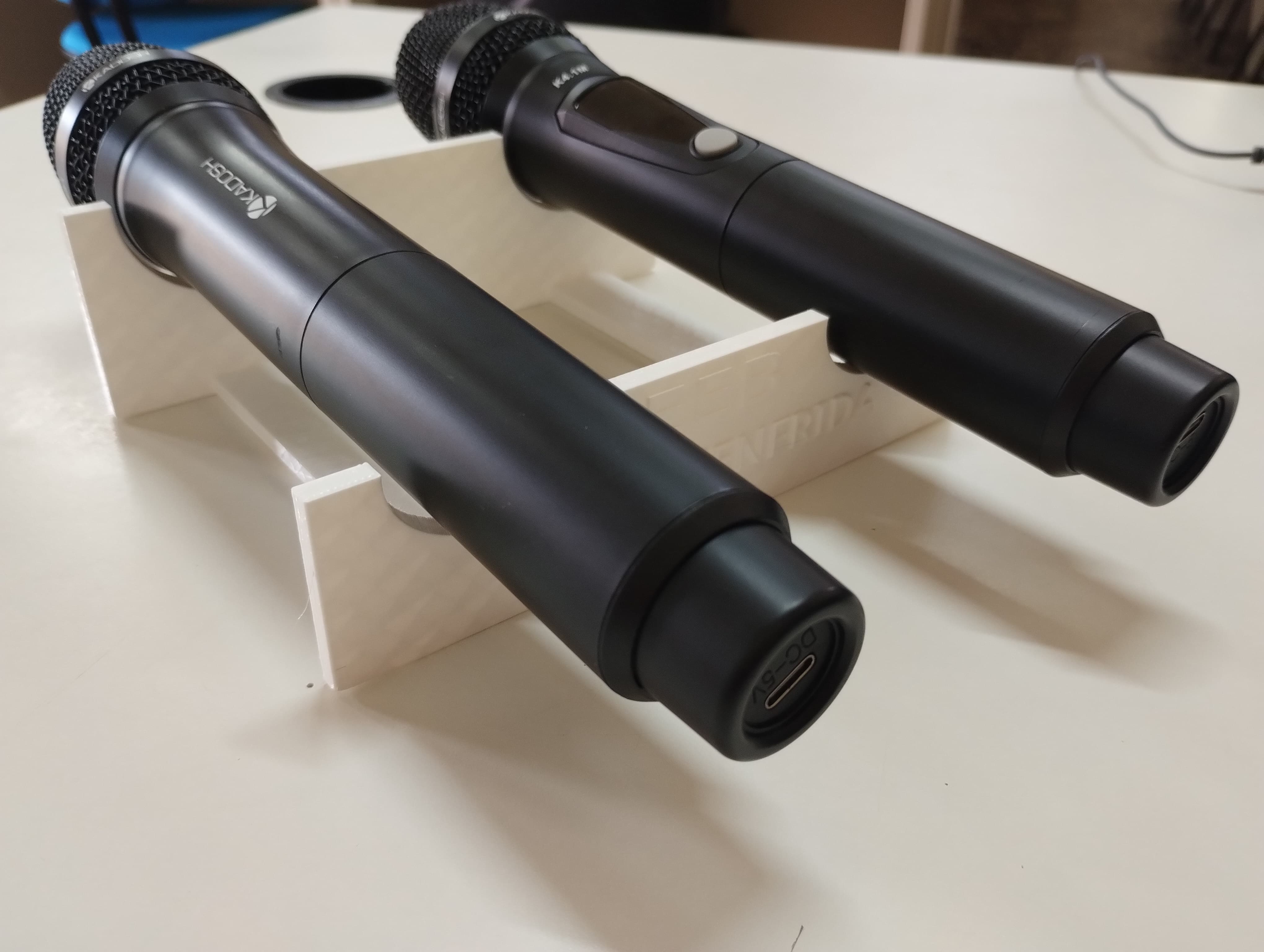 Tabletop microphone stand — thumbnail 2