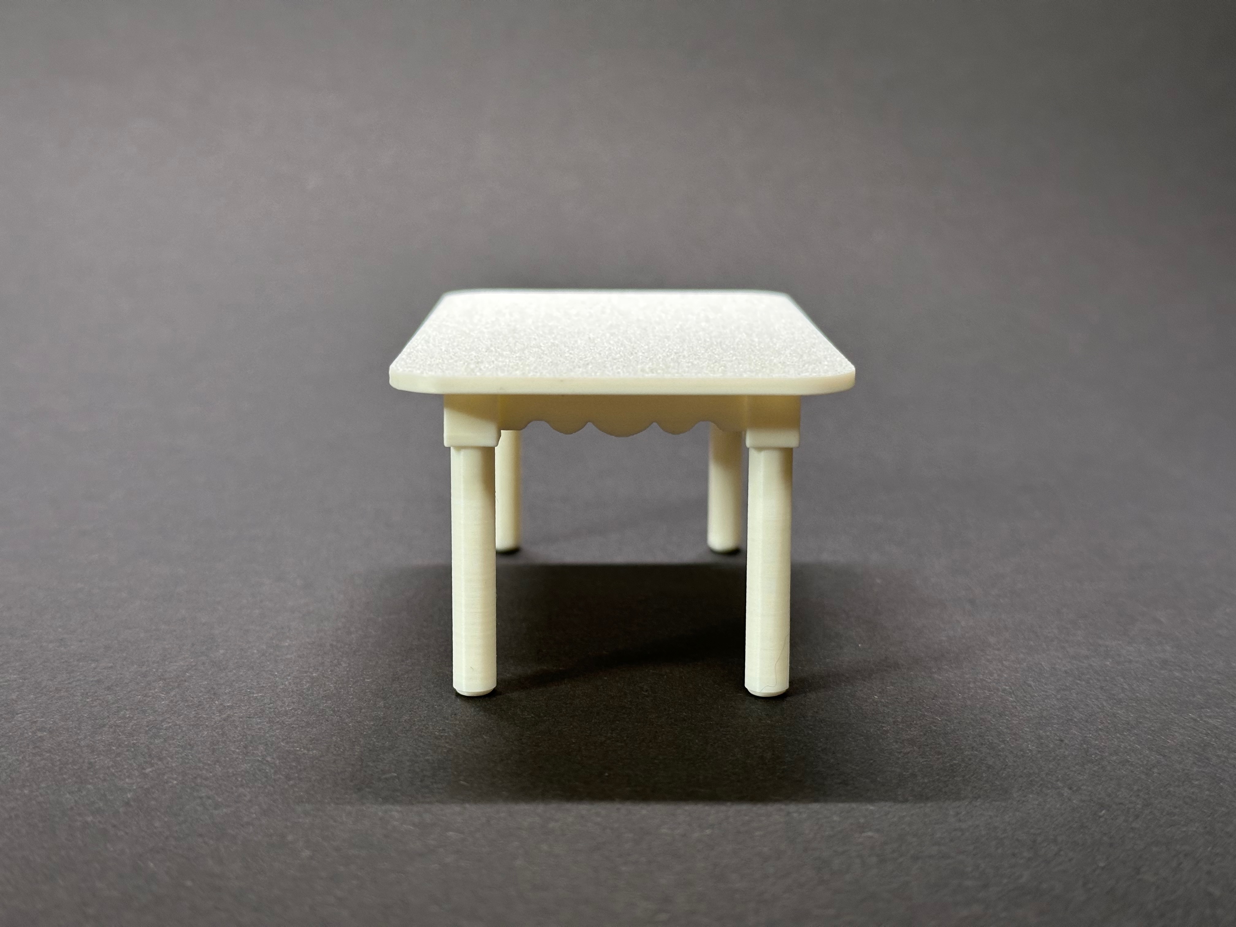Dollhouse Table — miniatura 3