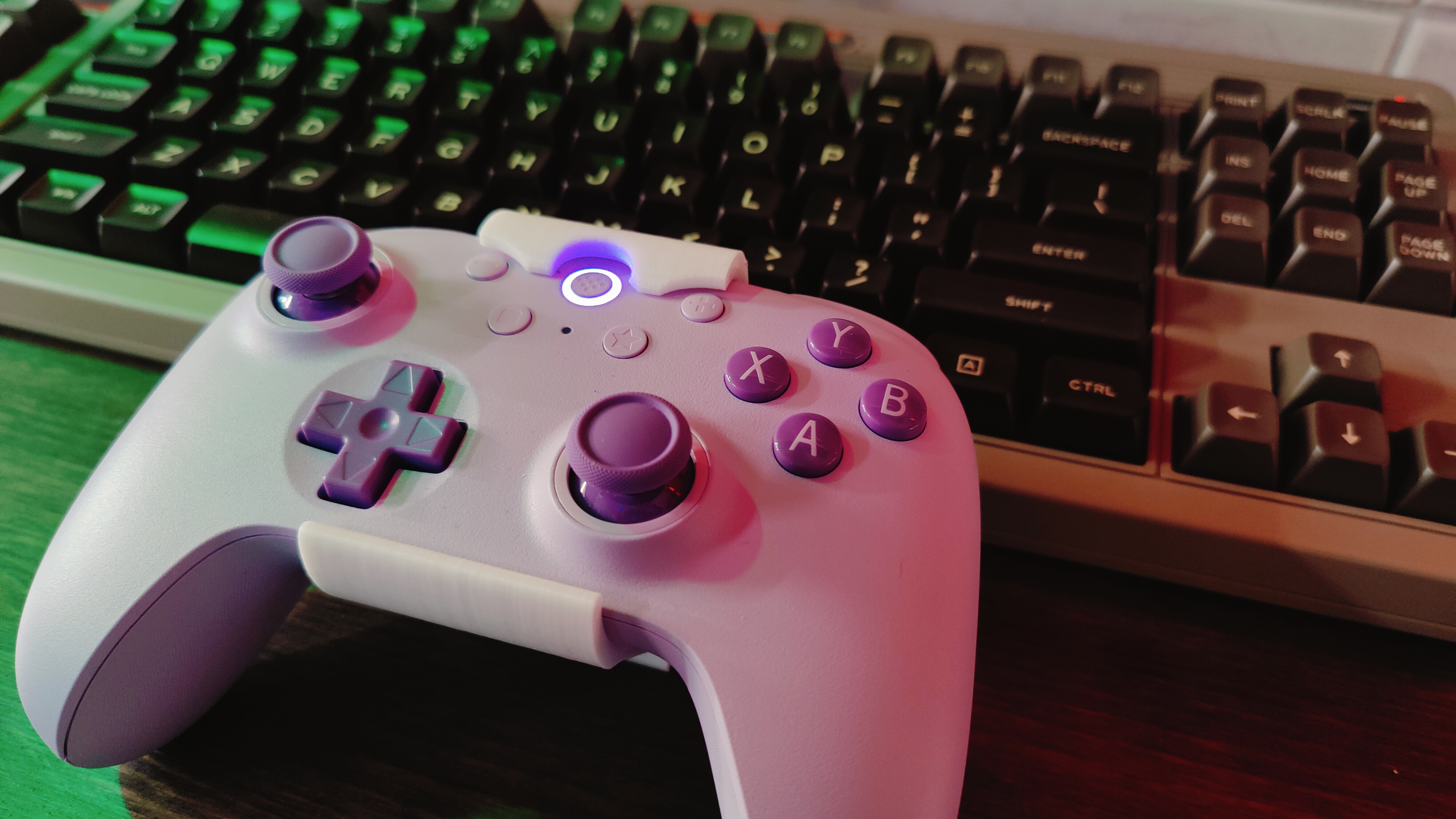 8BitDo Ultimate 2C Controller Wall Holder — miniatura 3