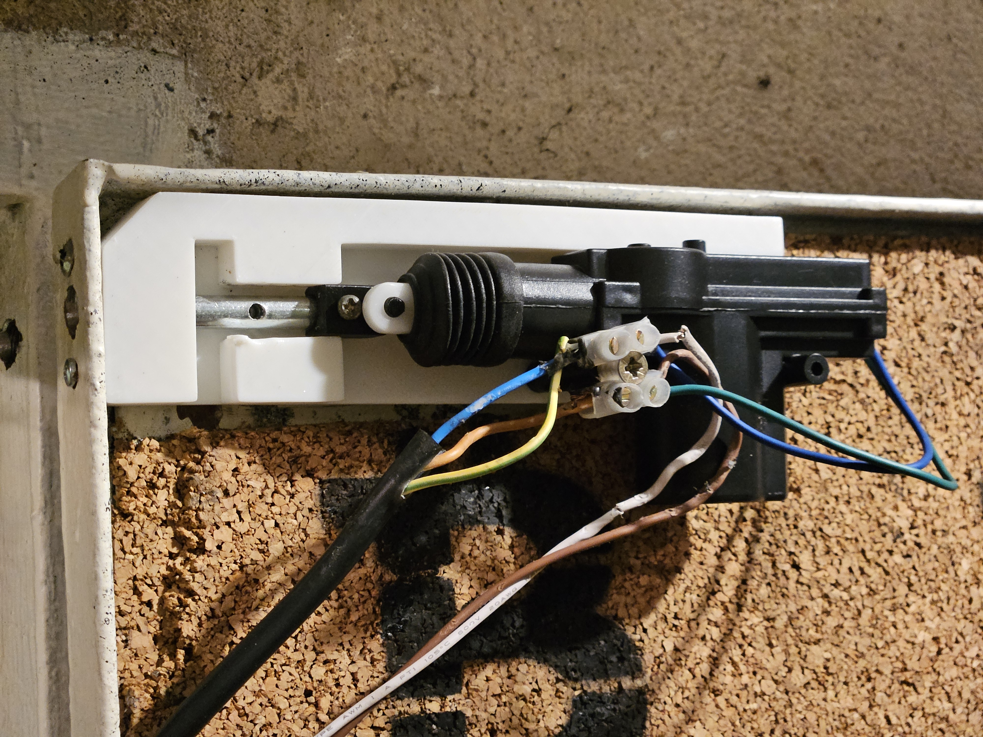 Electric door lock using car actuators by Sica Download free STL