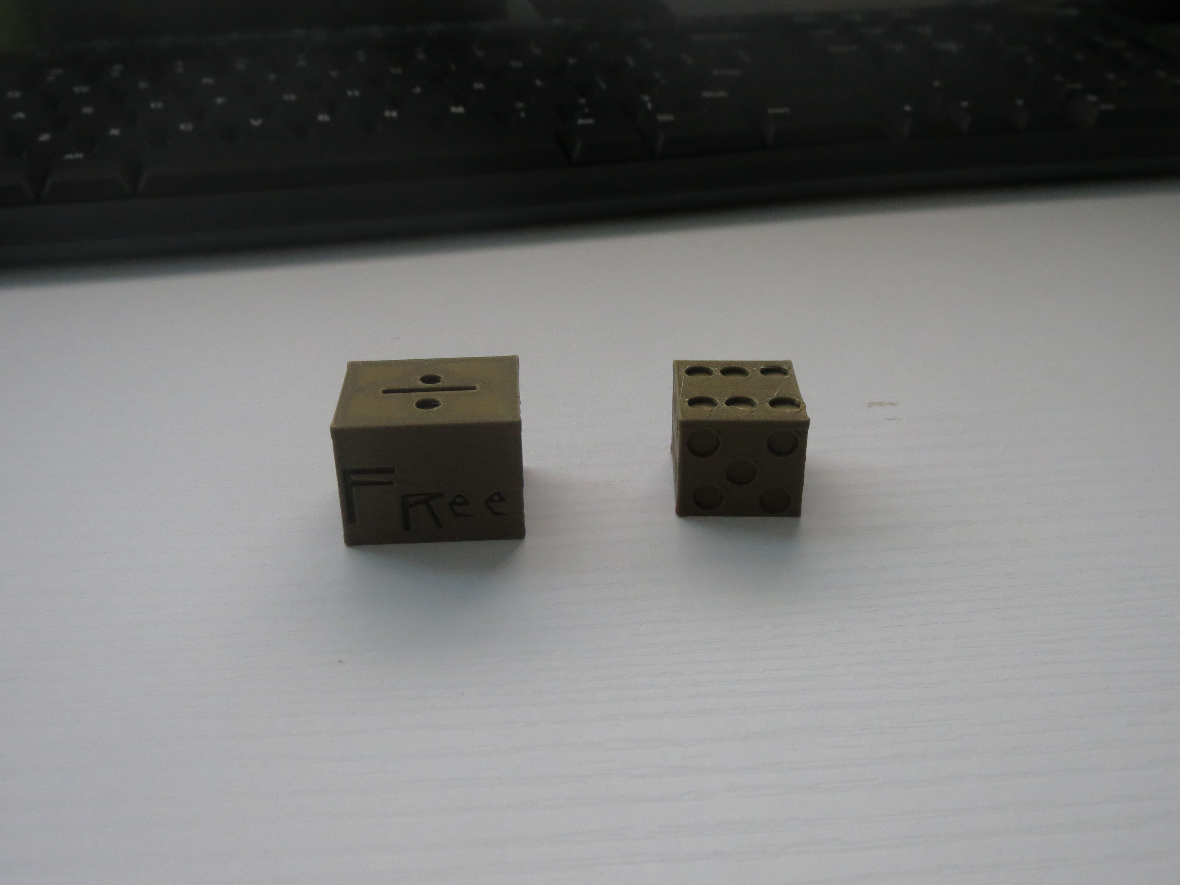 Miniatura 2 do modelo 3D math dice