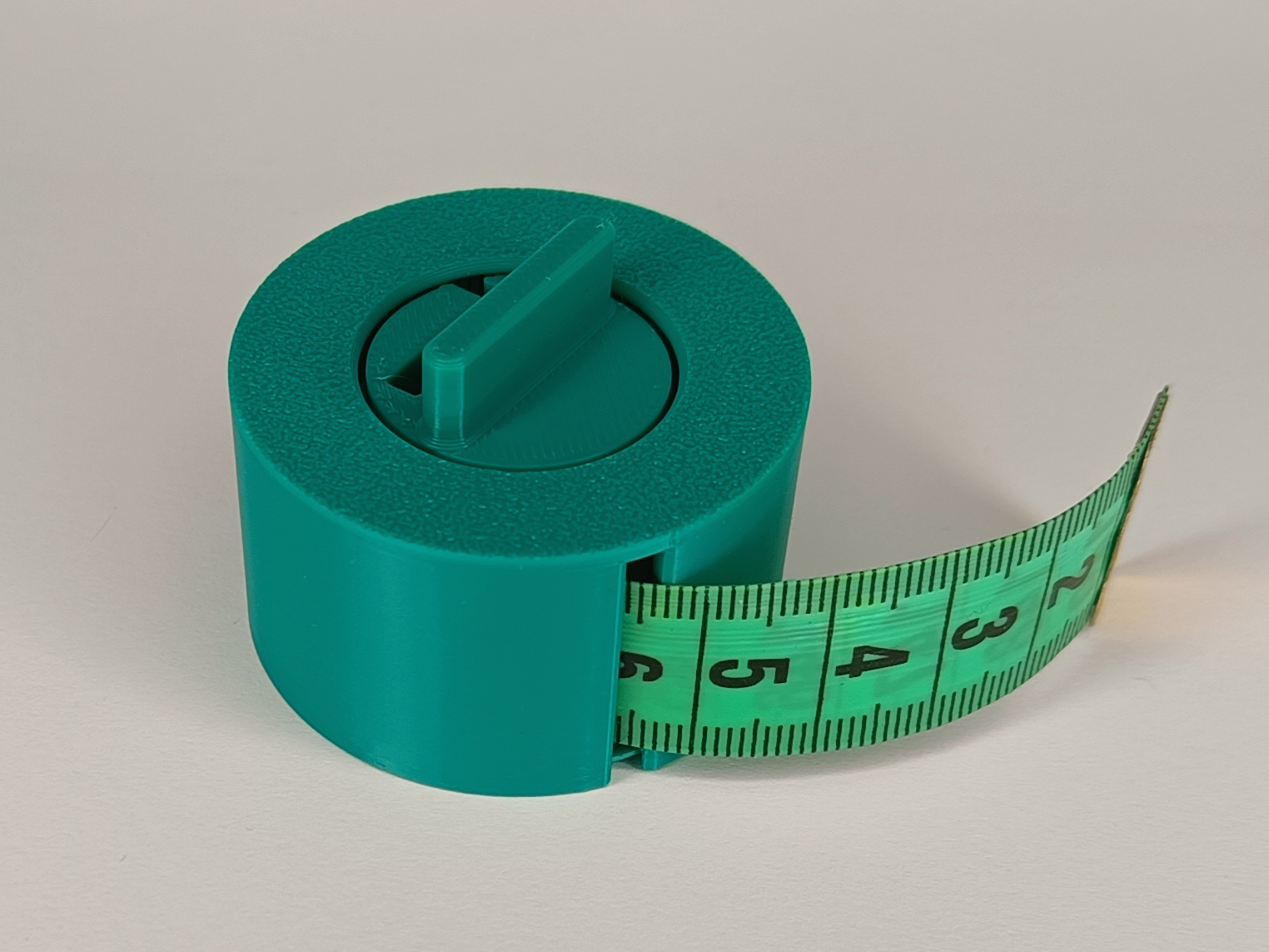 Parametric measure tape holder by Daniel Alberski Download free STL