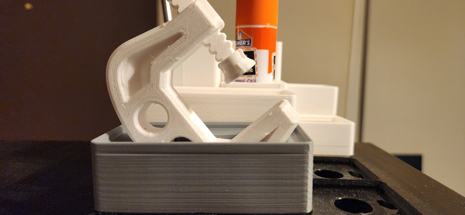 Gridfinity small clamp (1X2X4)