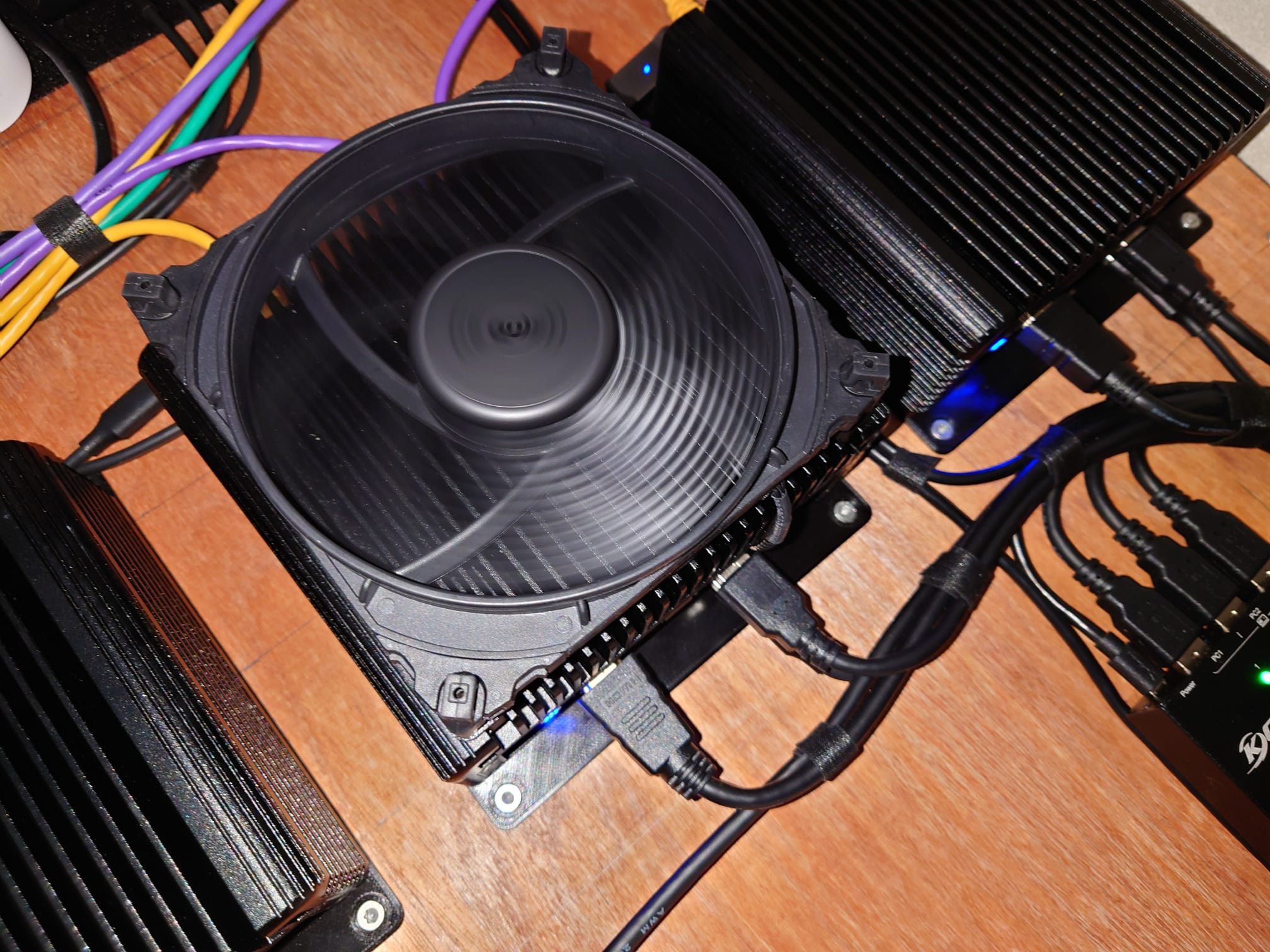 CWWK fanless 6x 2.5GbE 140mm fan clips