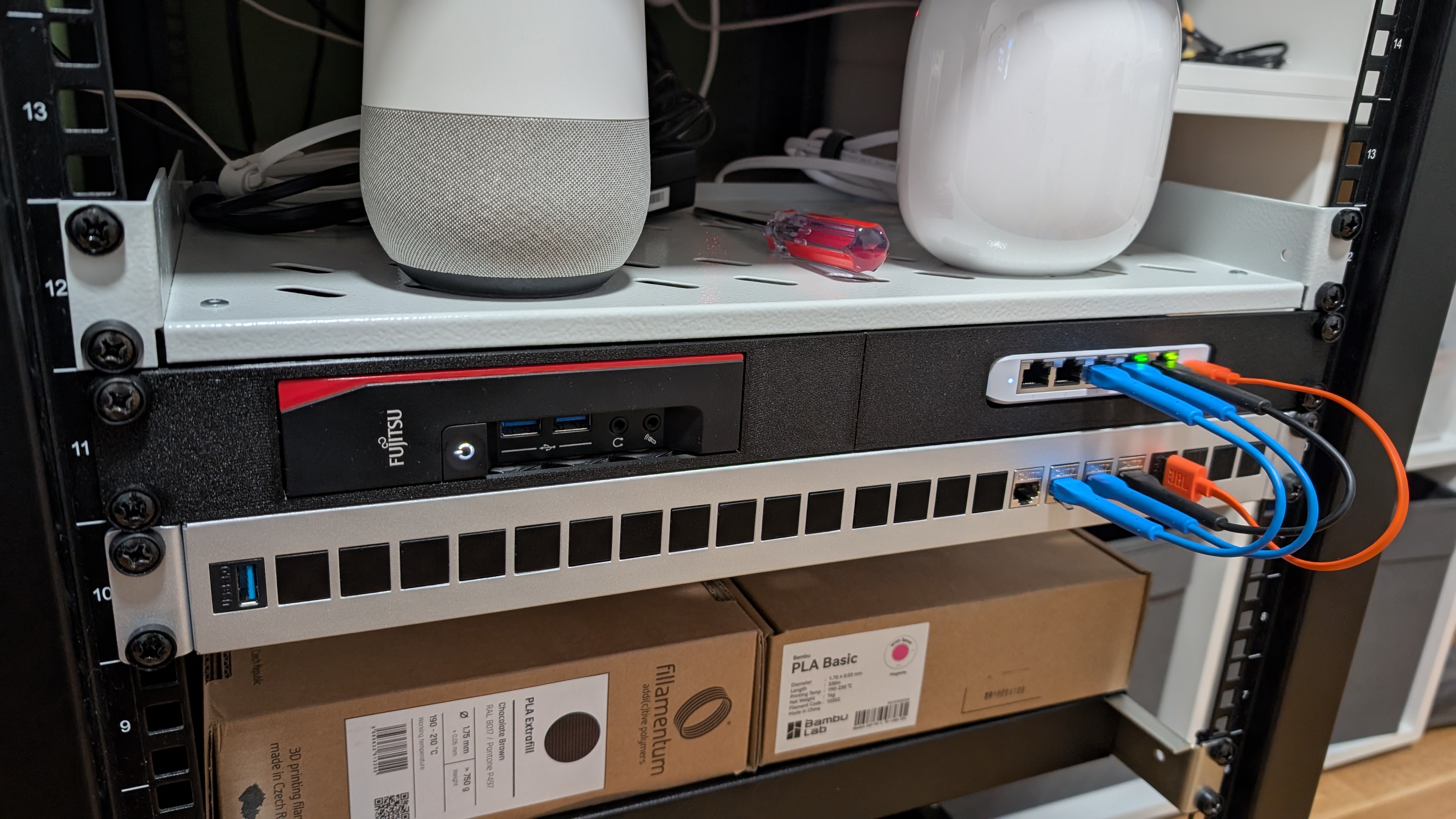 Fujitsu Futro S740 - 19-inch modular rack mount