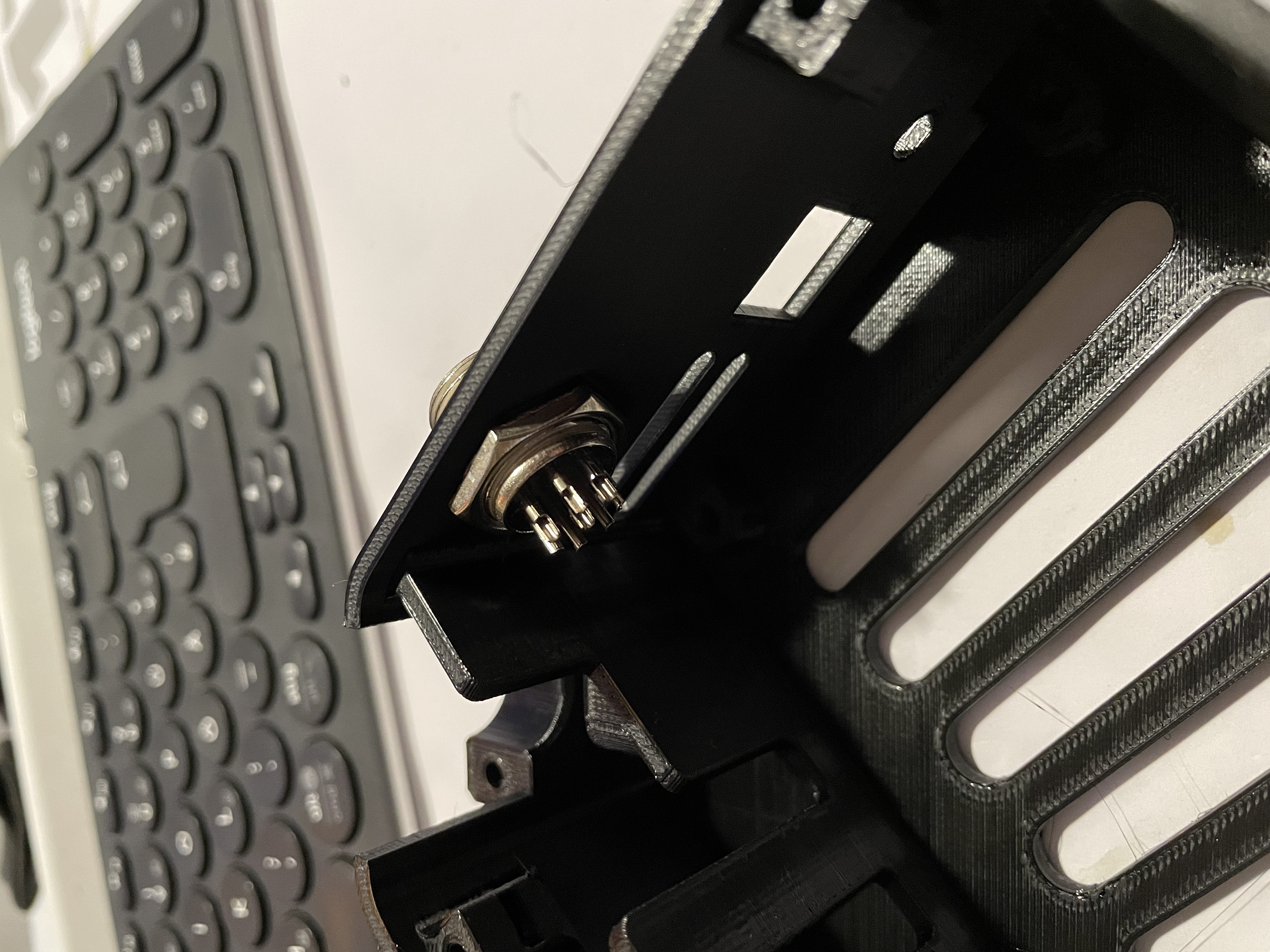 Miniatura 4 do modelo 3D Big Einsy Case - Plug & Play