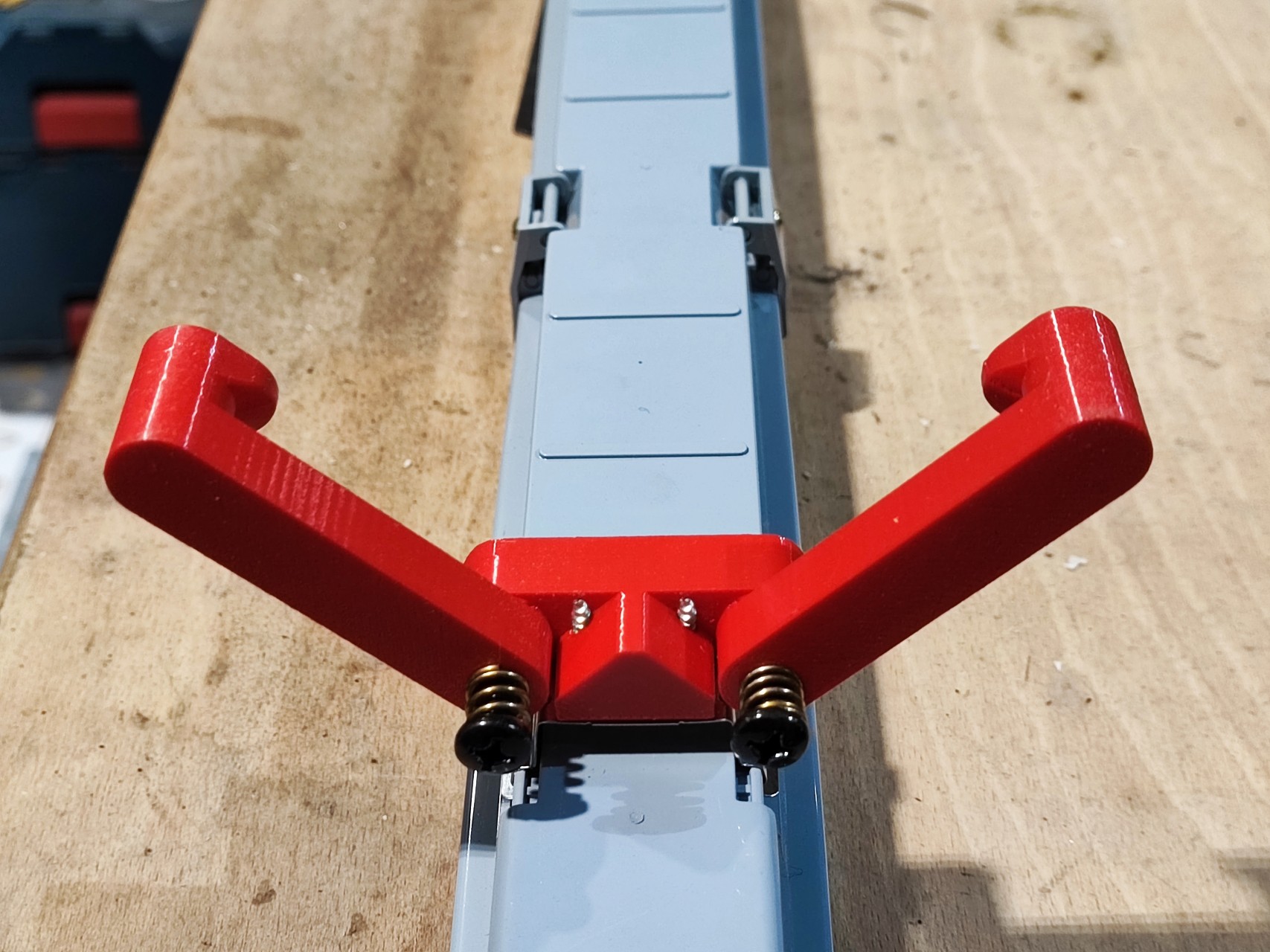 Adjustable Stand for LED Tubes by DZC Download free STL