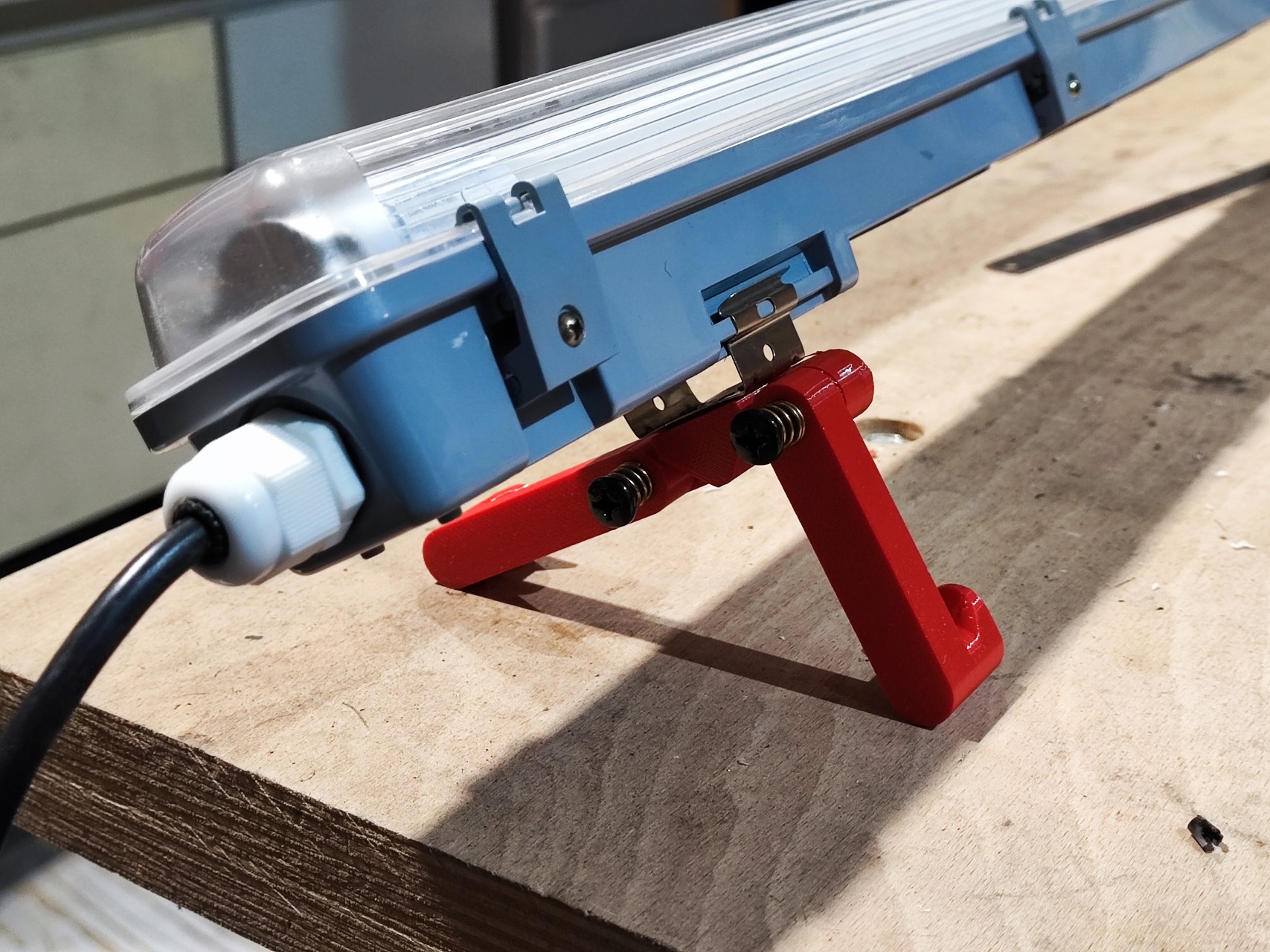 Adjustable Stand for LED Tubes by DZC Download free STL