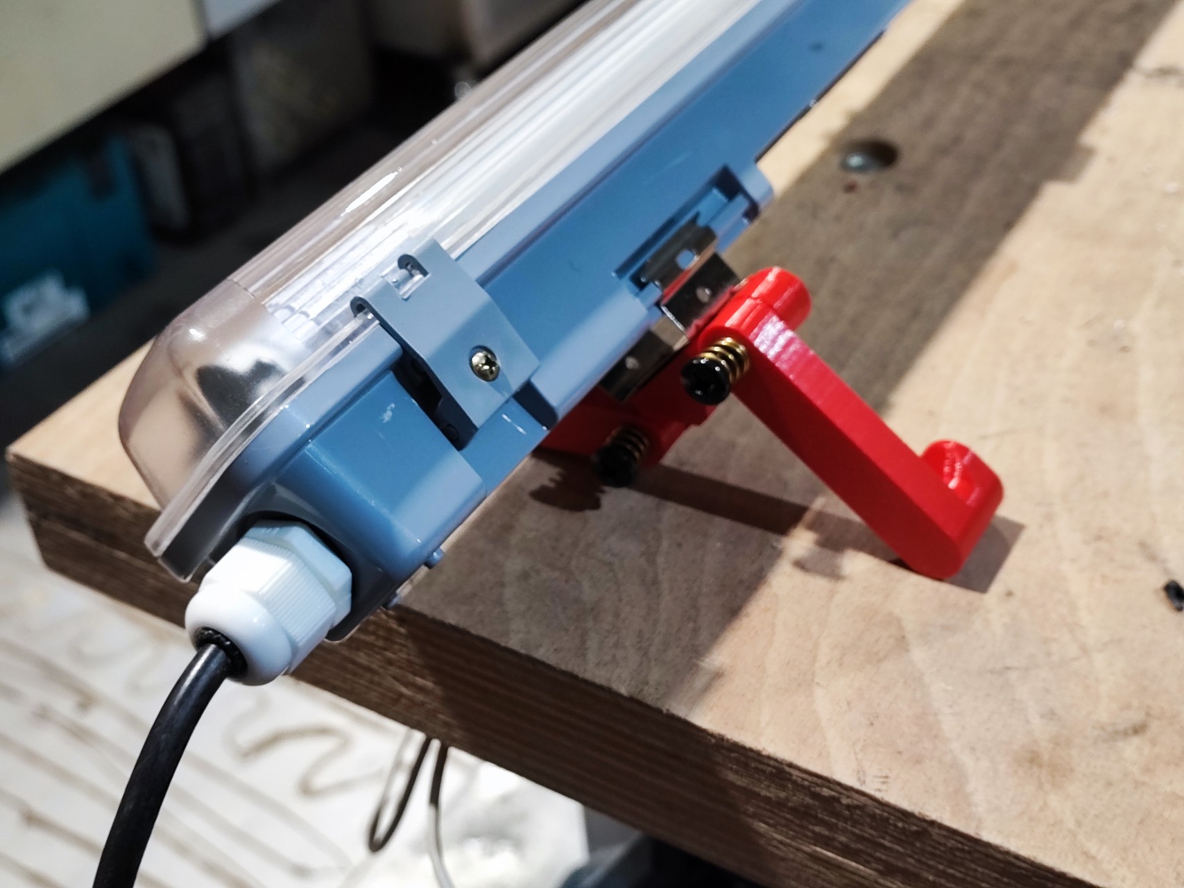 Adjustable Stand for LED Tubes by DZC Download free STL