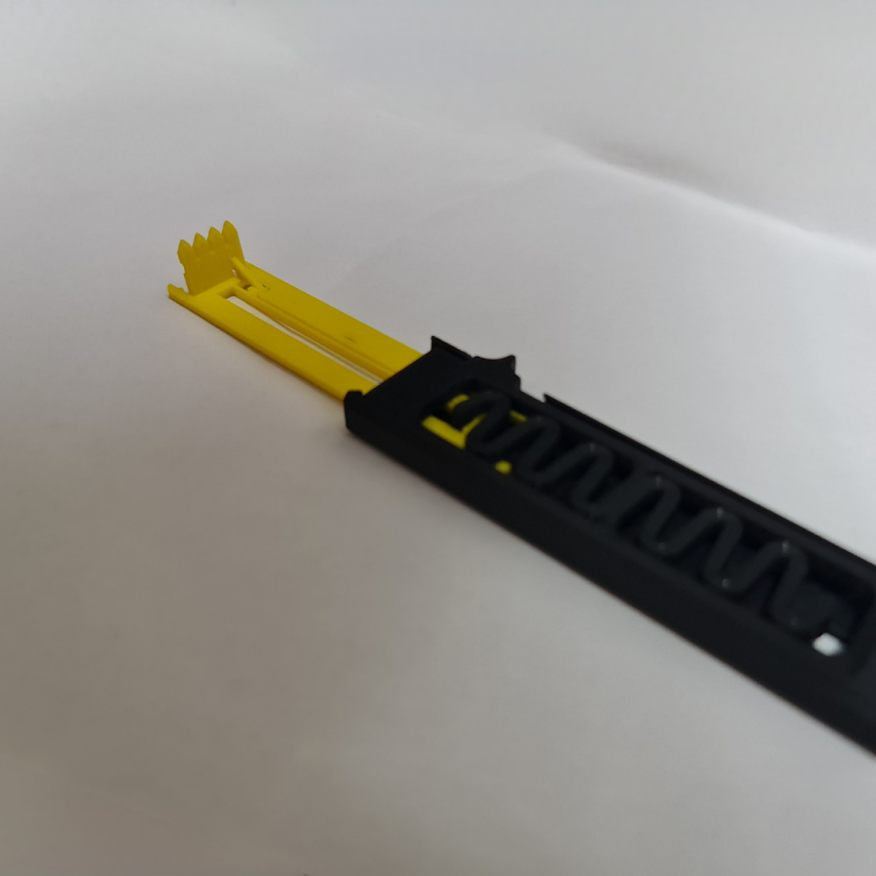 OTF Fidget Knife Scratcher