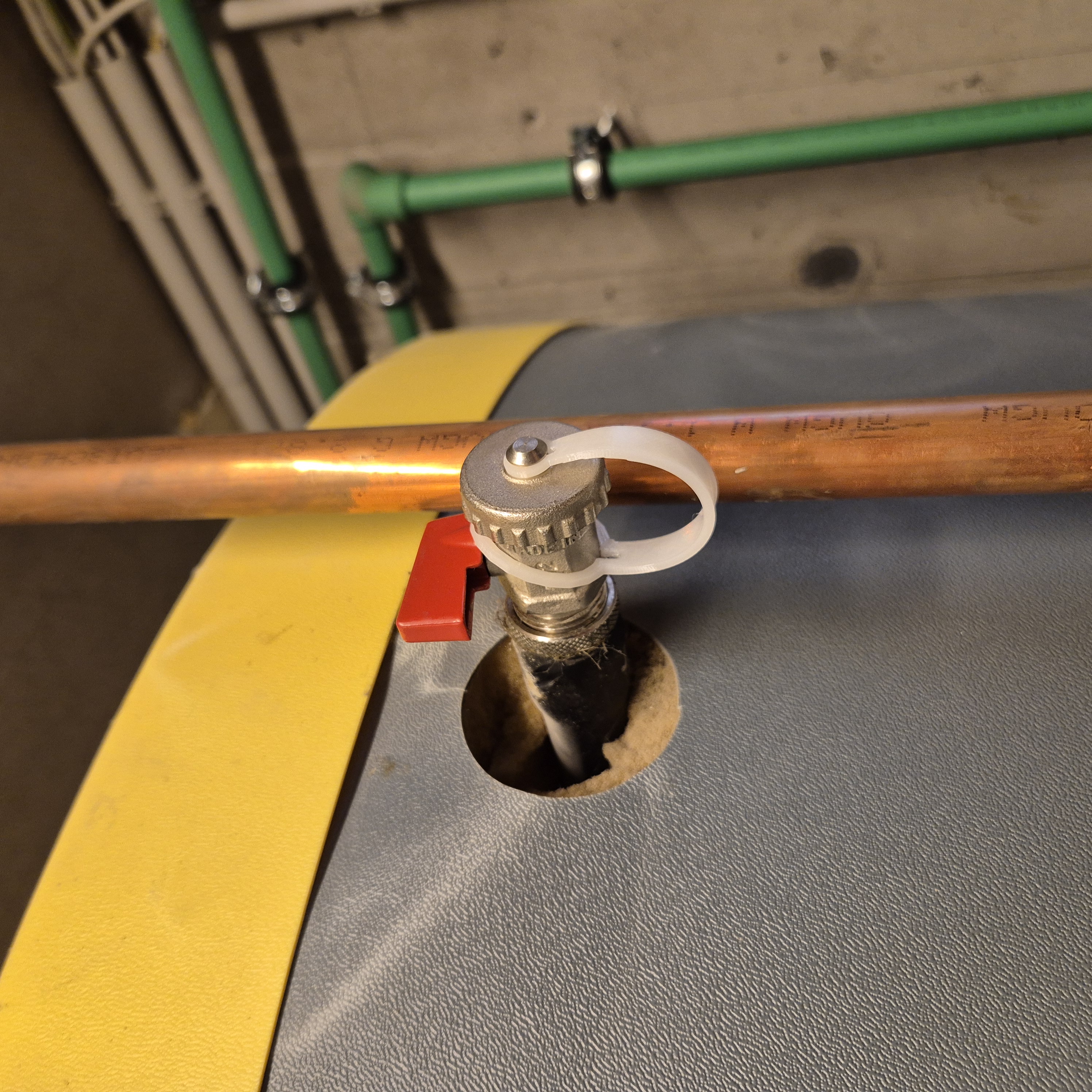 Sicherung für Ventil-Verschlusskappe (valve closure securing)