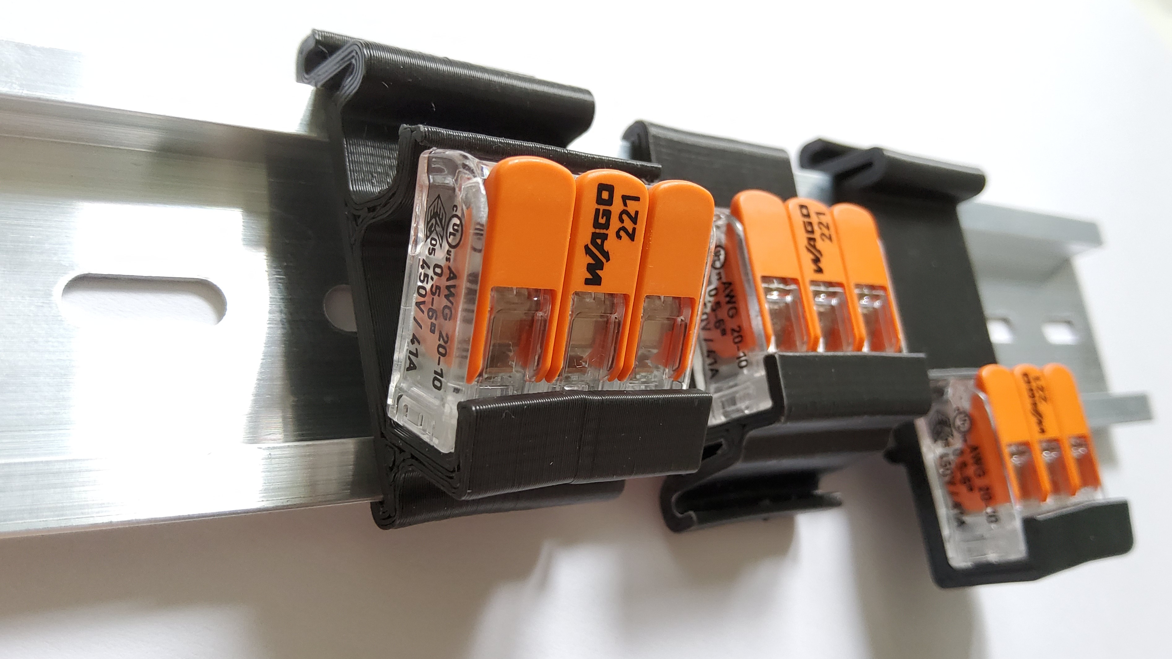 WAGO 221-4xx/6xx DIN Mount 3D model thumbnail