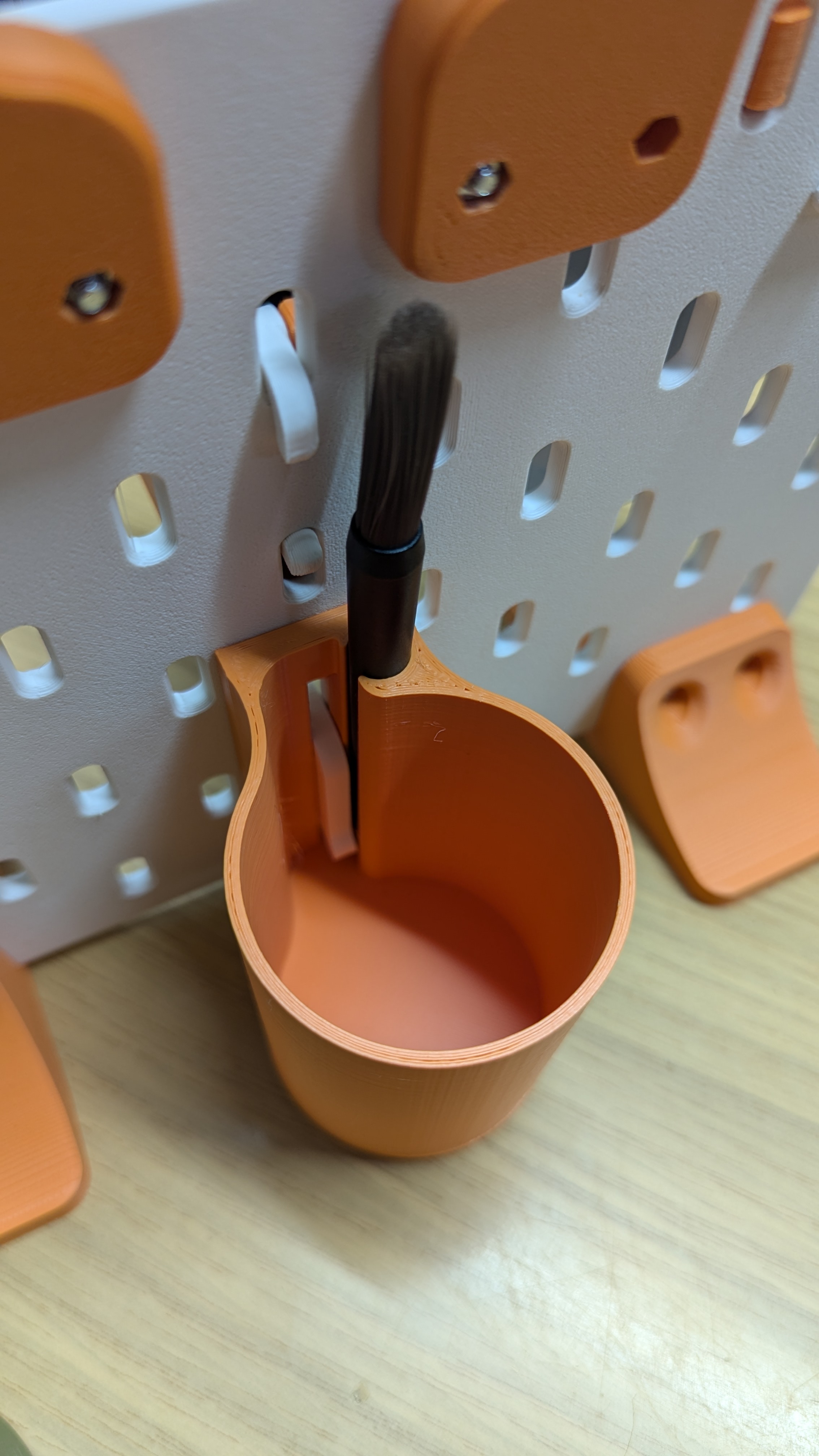 Skadis holder for Timemore Chestnut C3s coffee grinder with brush by